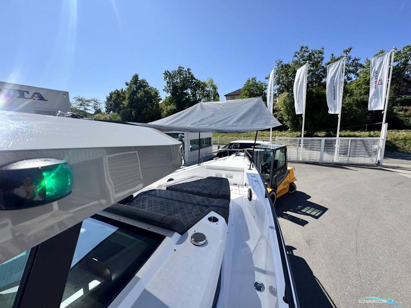 AXOPAR 37 Cross Cabin