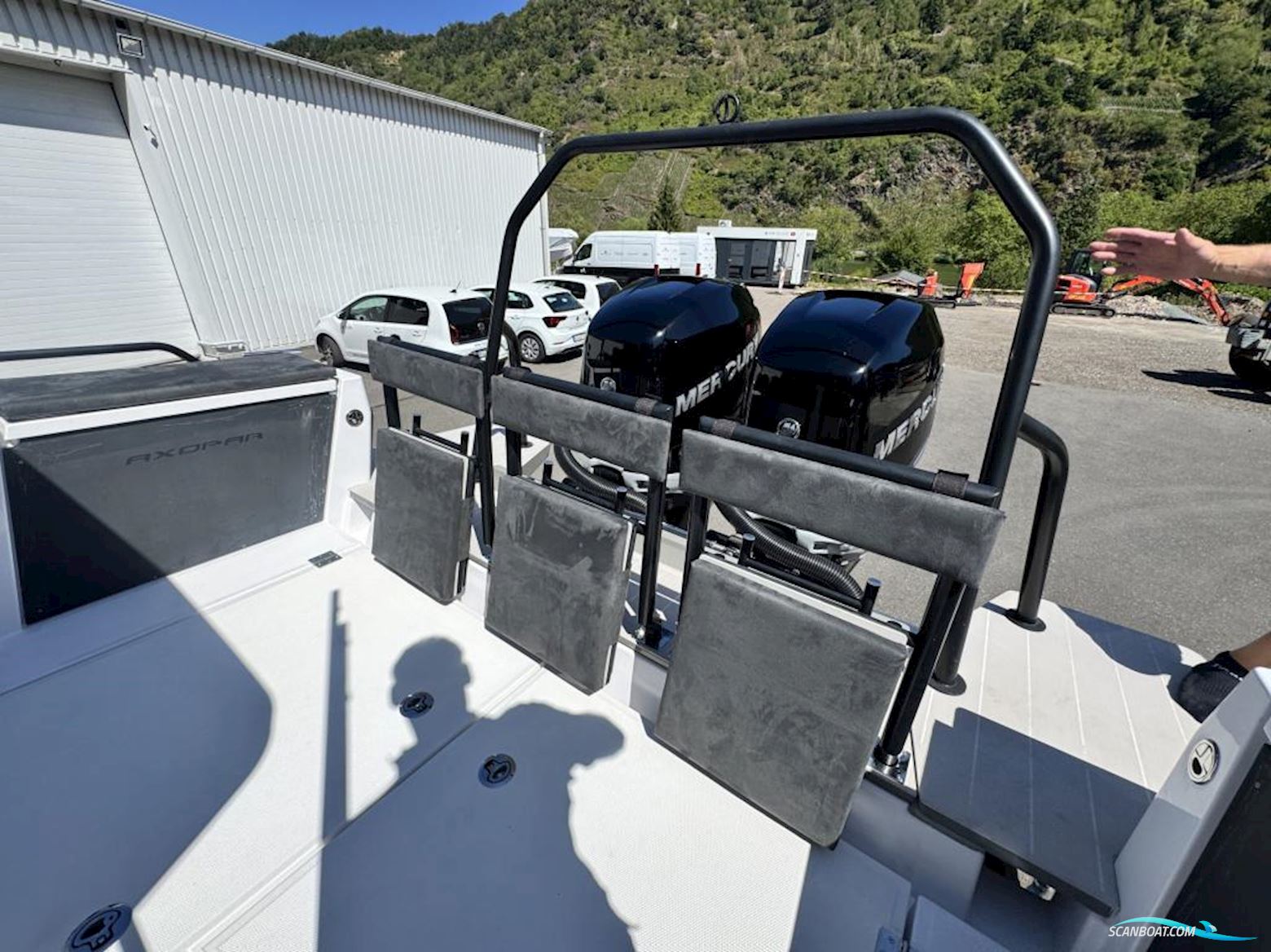 AXOPAR 37 Cross Cabin