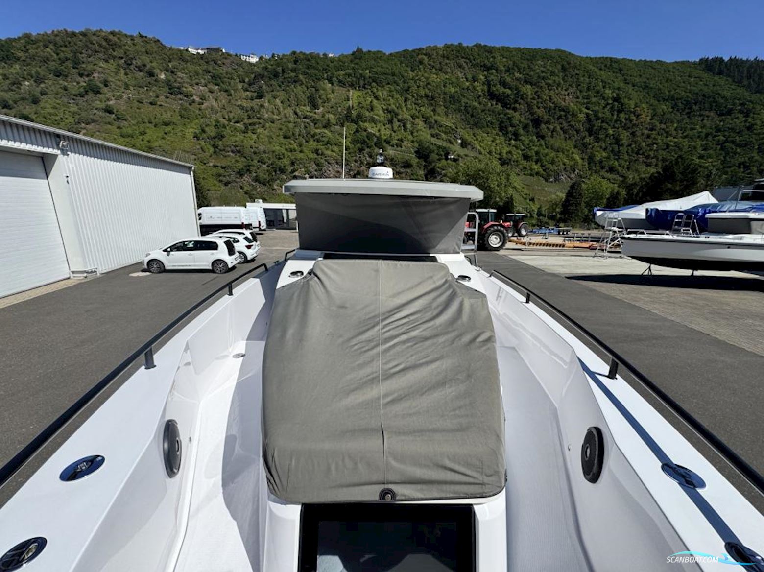 AXOPAR 37 Cross Cabin