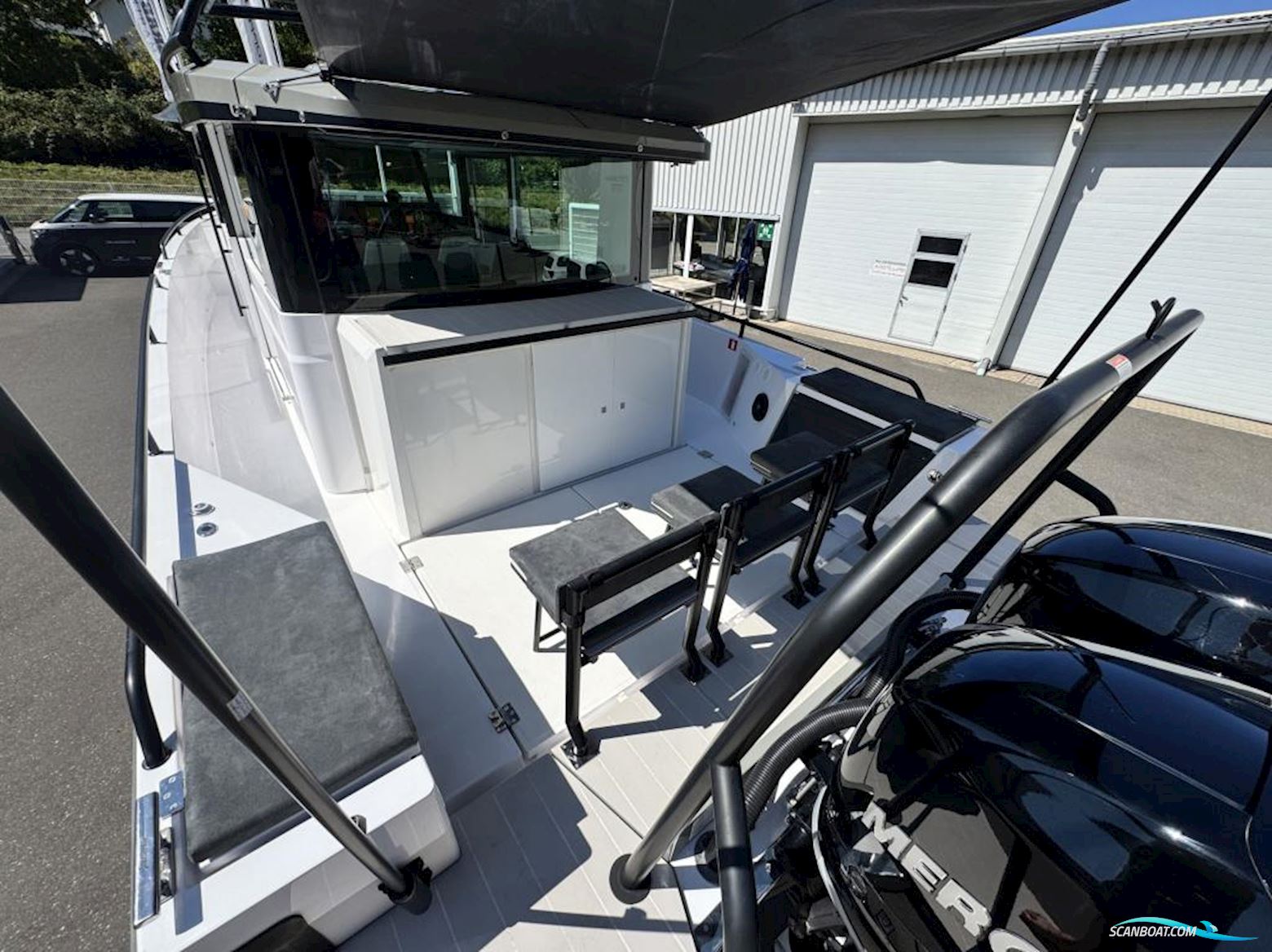 AXOPAR 37 Cross Cabin
