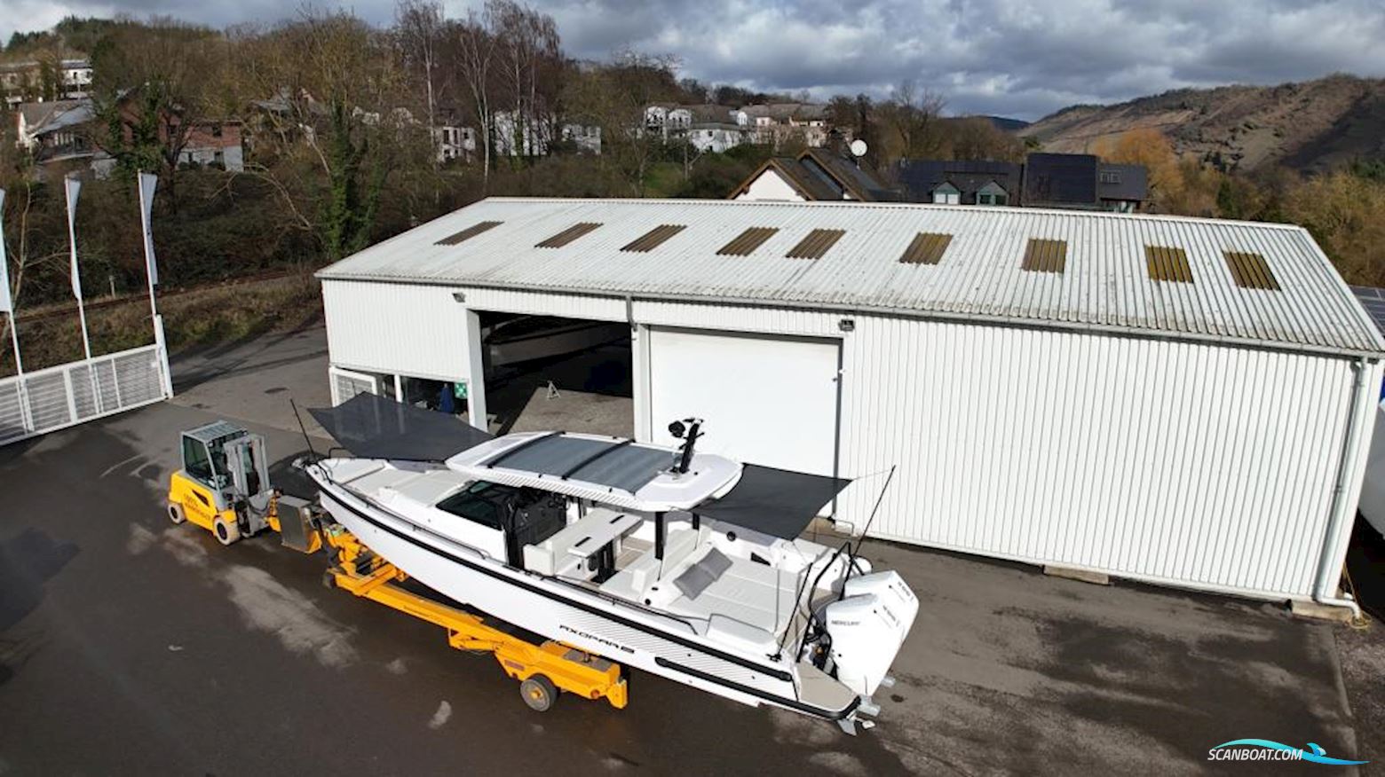 Axopar 37 Sun Top - Iconic Edition