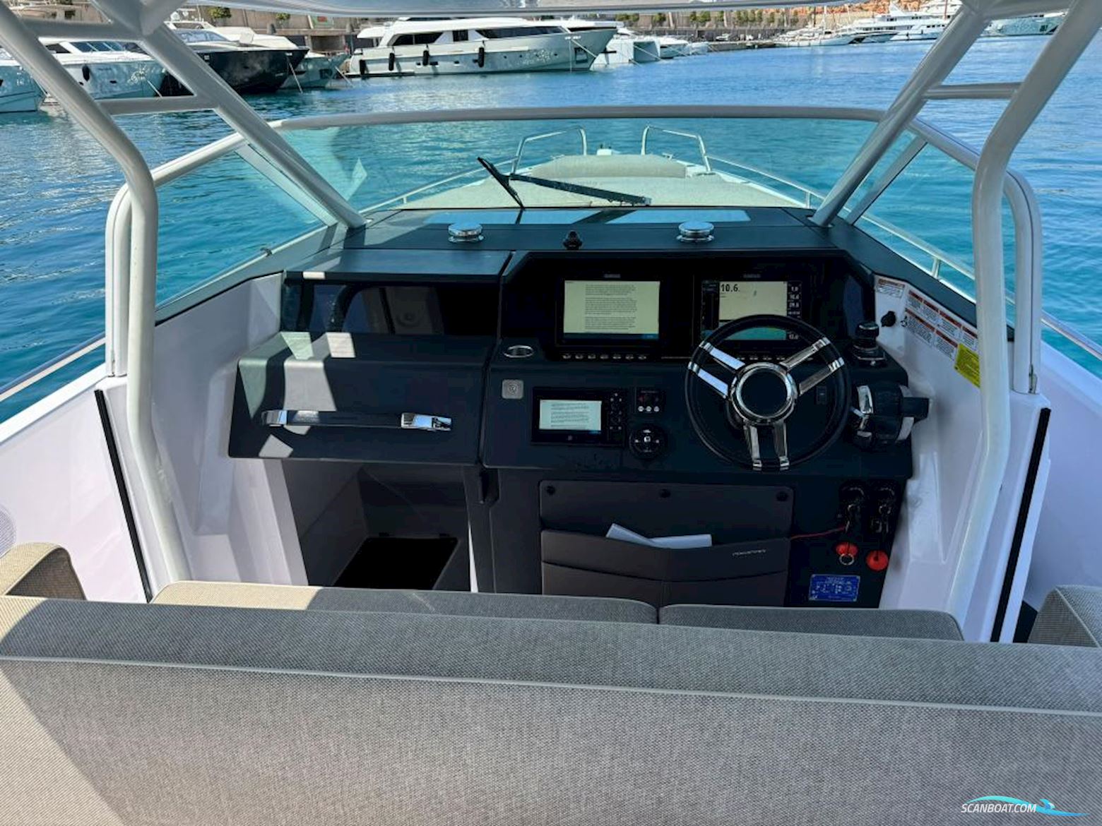 AXOPAR 37 Sun Top - Multistorage