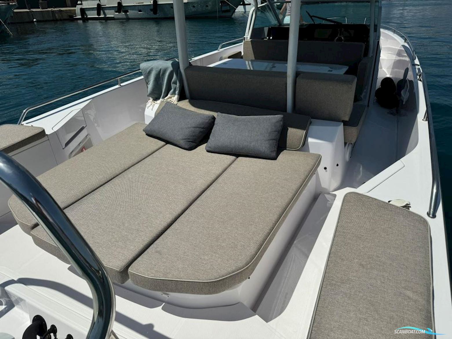 AXOPAR 37 Sun Top - Multistorage