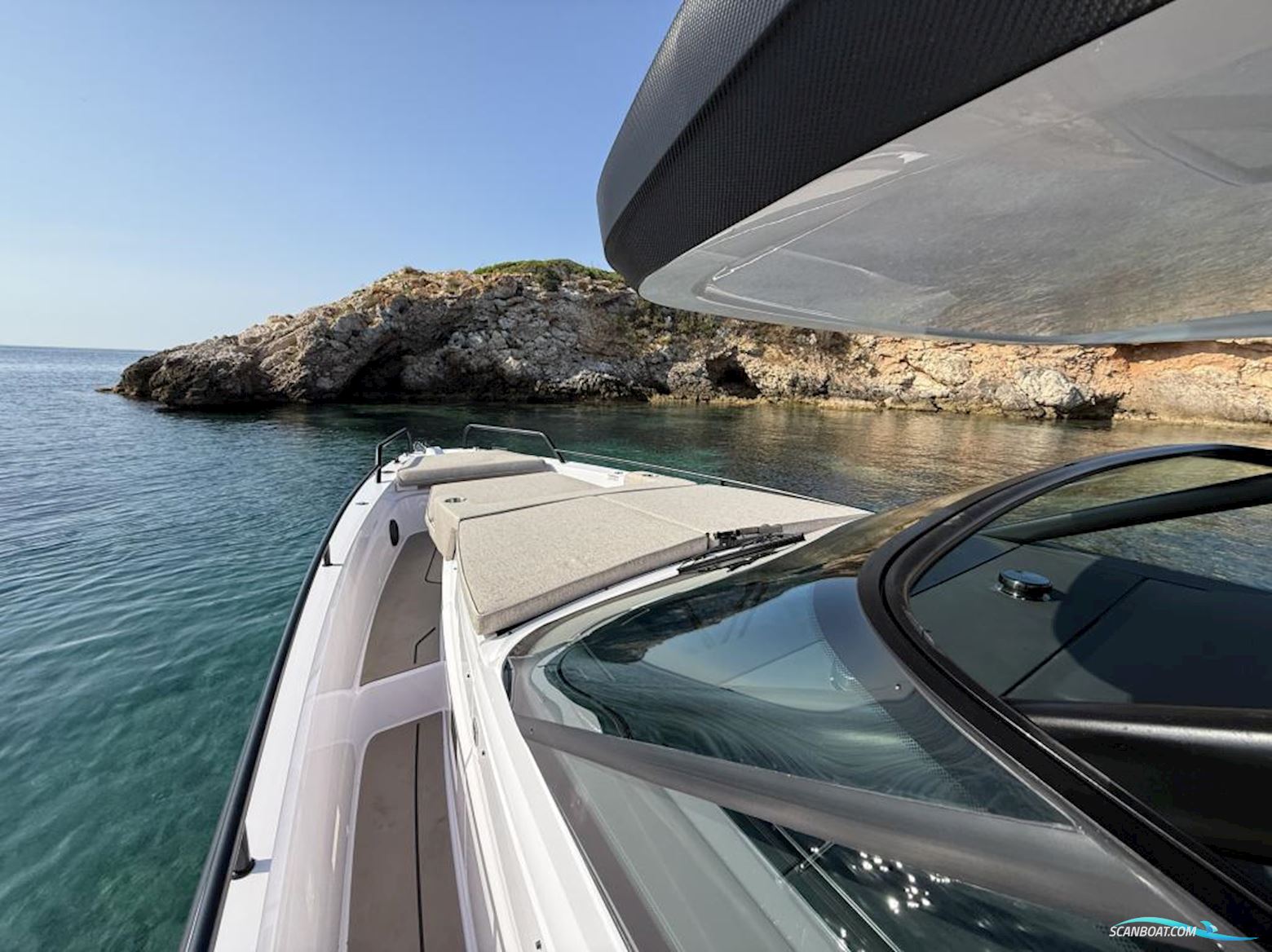 Axopar 37 Sun-Top - Reserviert