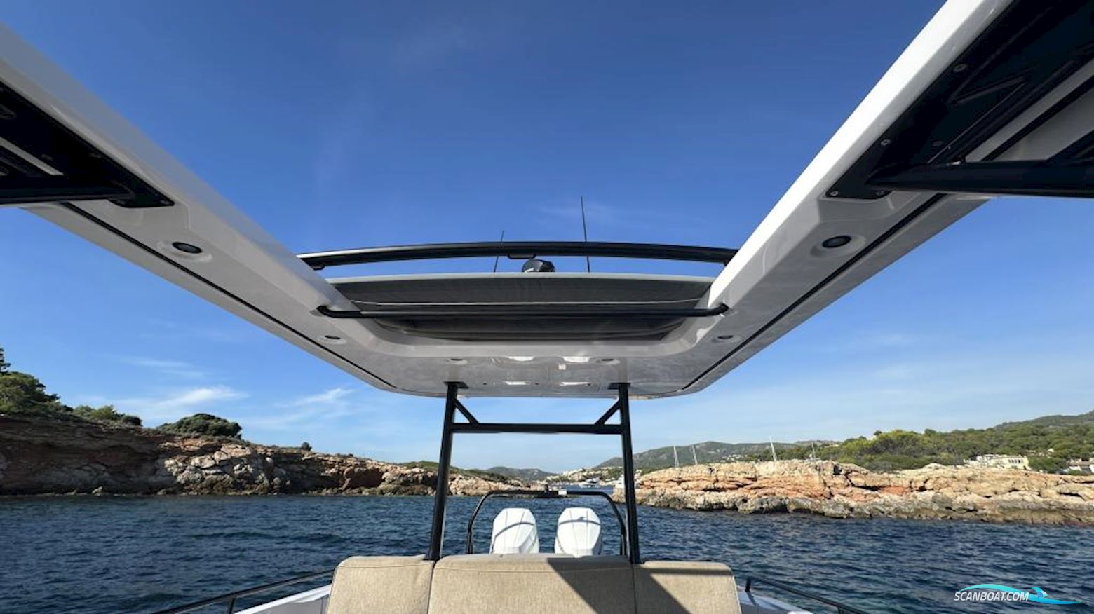 Axopar 37 Sun-Top