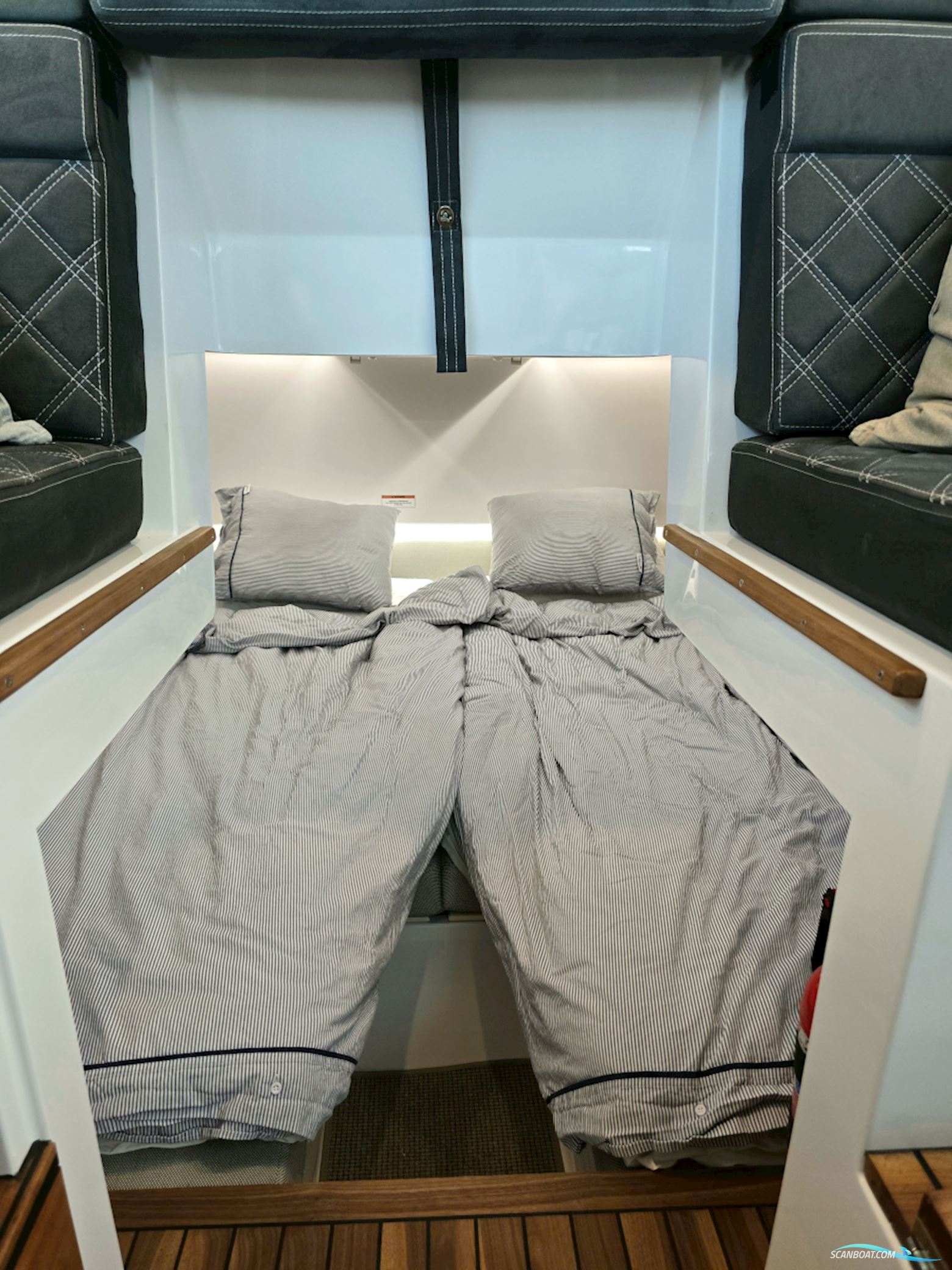 Axopar 37 XC Aft Cabin 2x300hk Mercury Verado XL