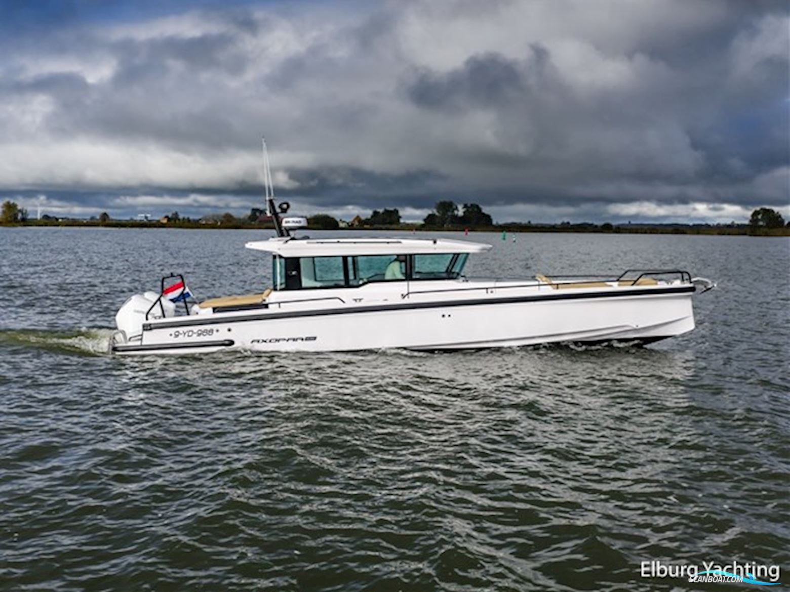 Axopar 37 XC Cross Cabin - Brabus