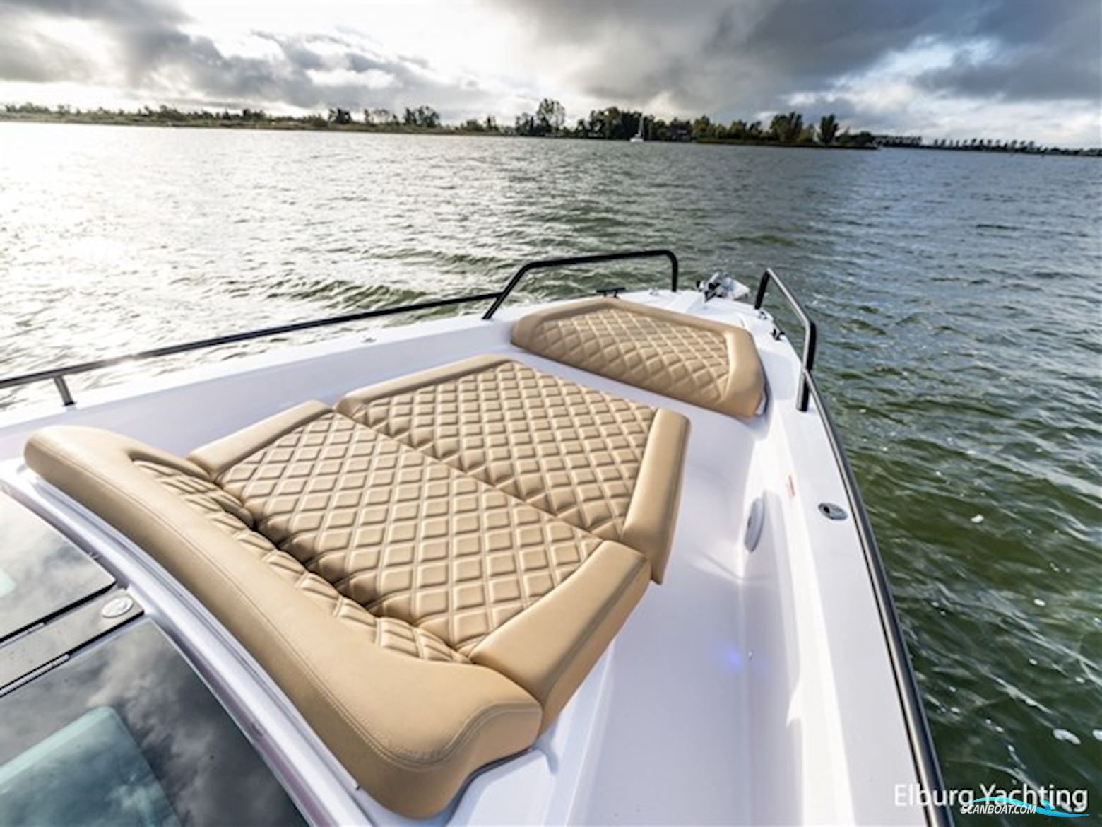 Axopar 37 XC Cross Cabin - Brabus