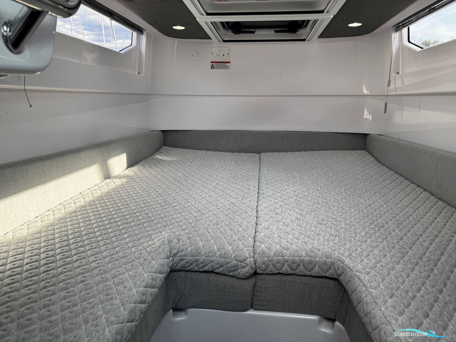 Axopar 37 XC Cross Cabin Brabus