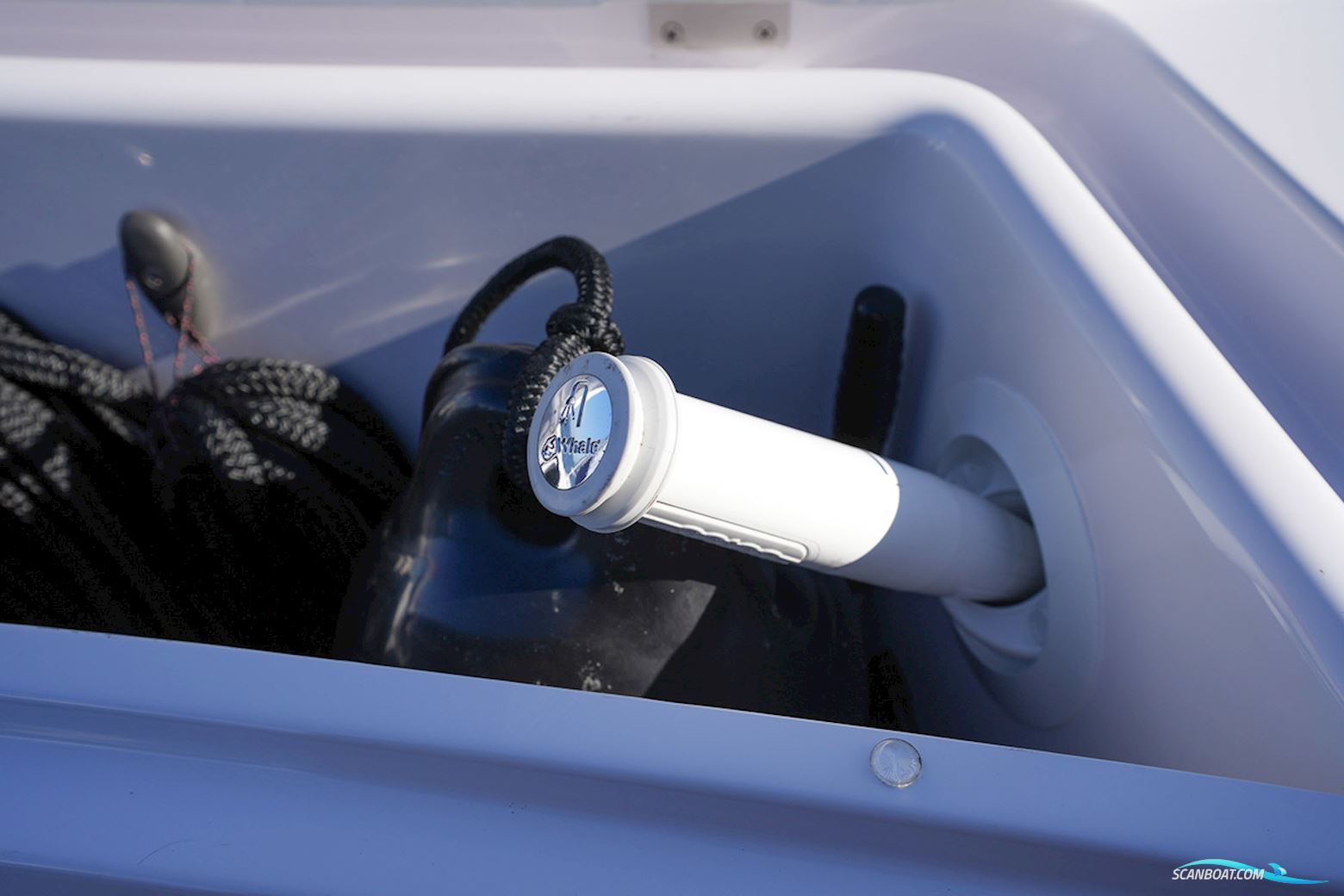 Axopar 37 XC Cross Cabin Mediterrana Edition