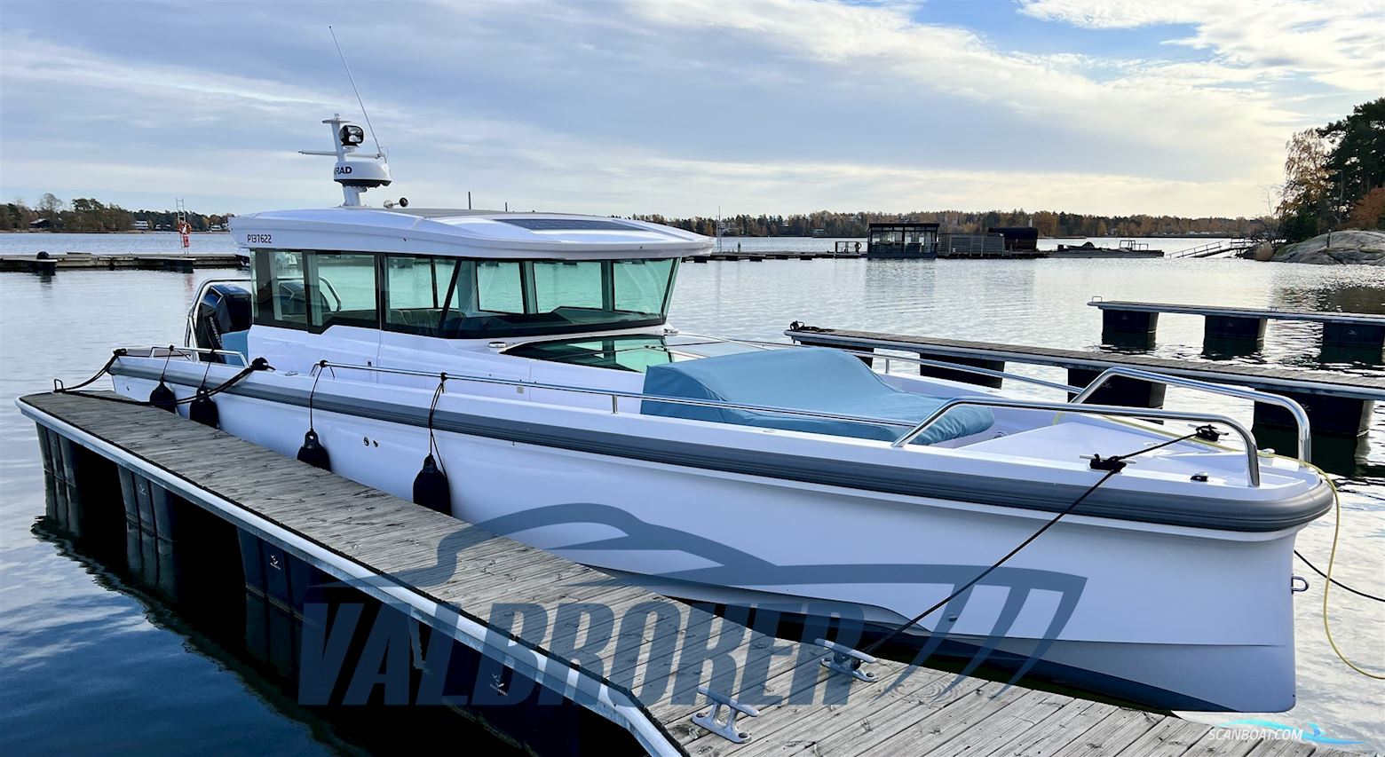 Axopar 37 XC Cross Cabin Motorbåd 2024, med Mercury V10 motor, Finland