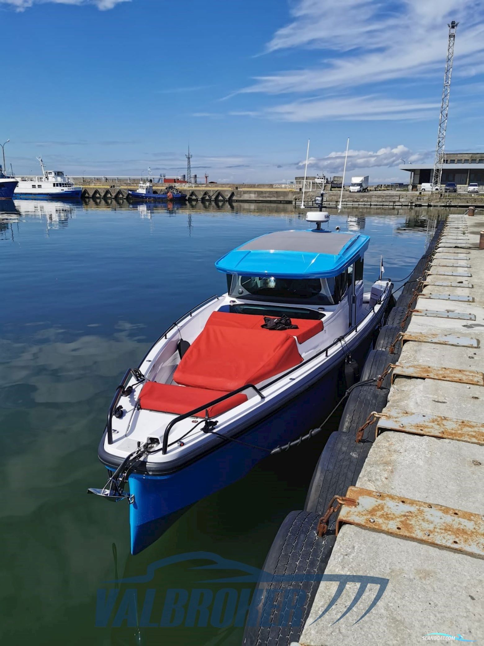 AXOPAR 37 XC Cross Cabin