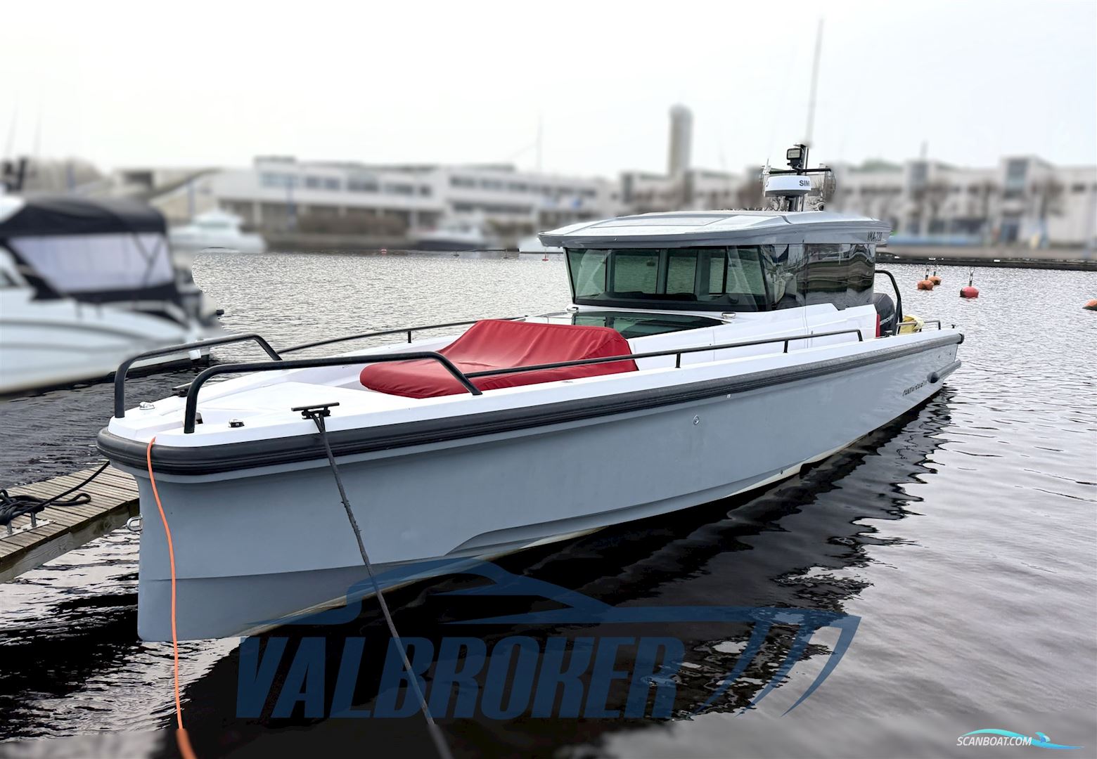 AXOPAR 37 XC Cross Cabin