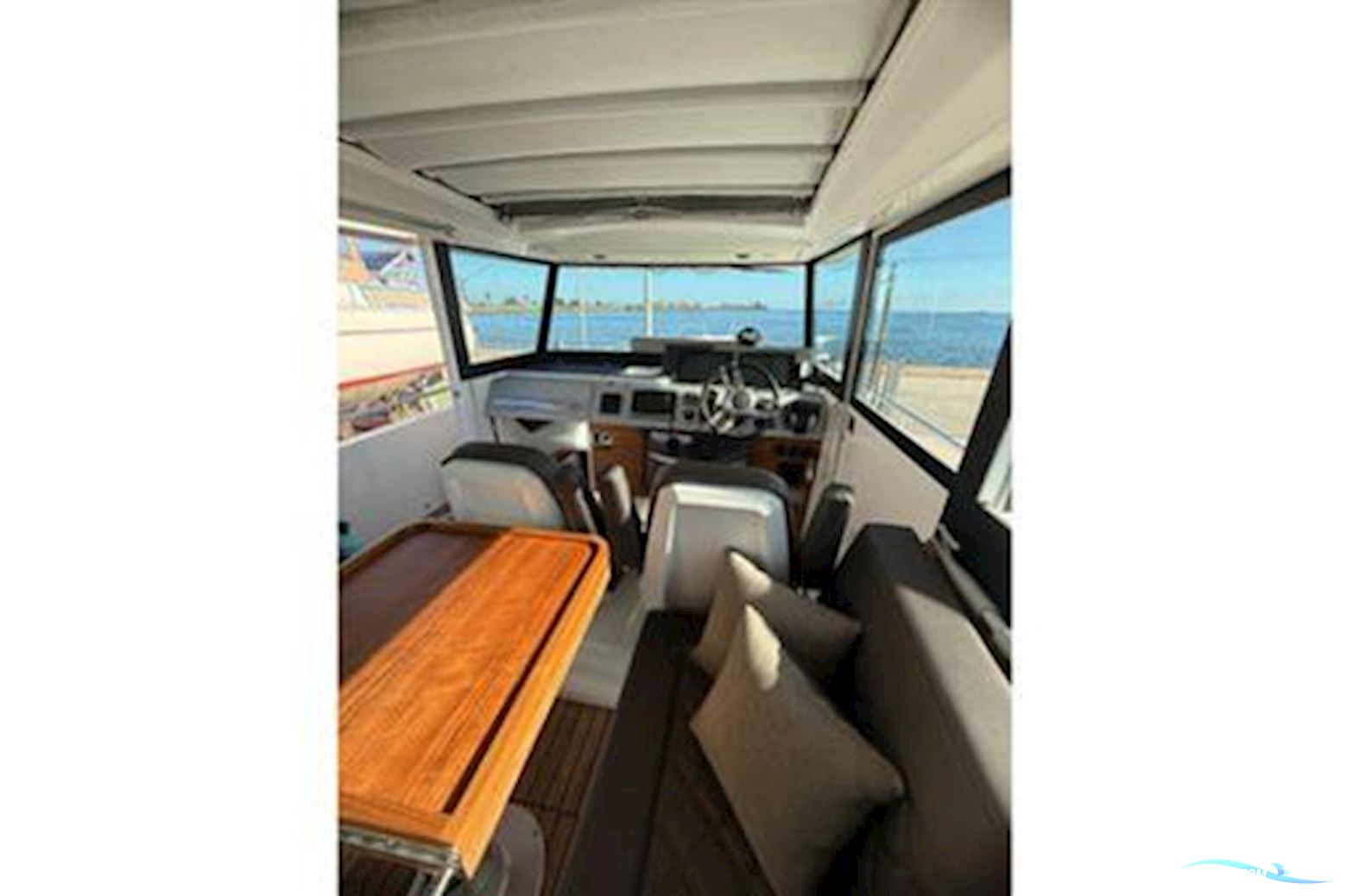 AXOPAR 37 XC Cross Cabin