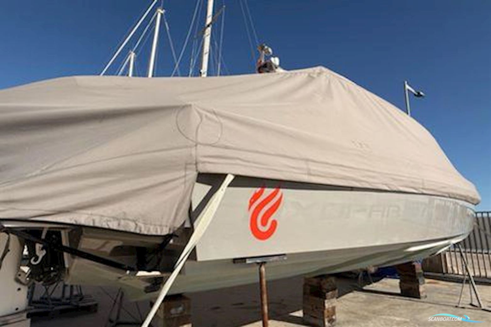 AXOPAR 37 XC Cross Cabin