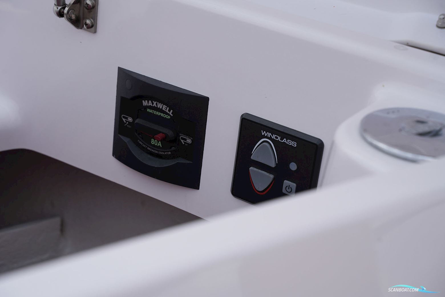 AXOPAR 37 XC Cross Cabin