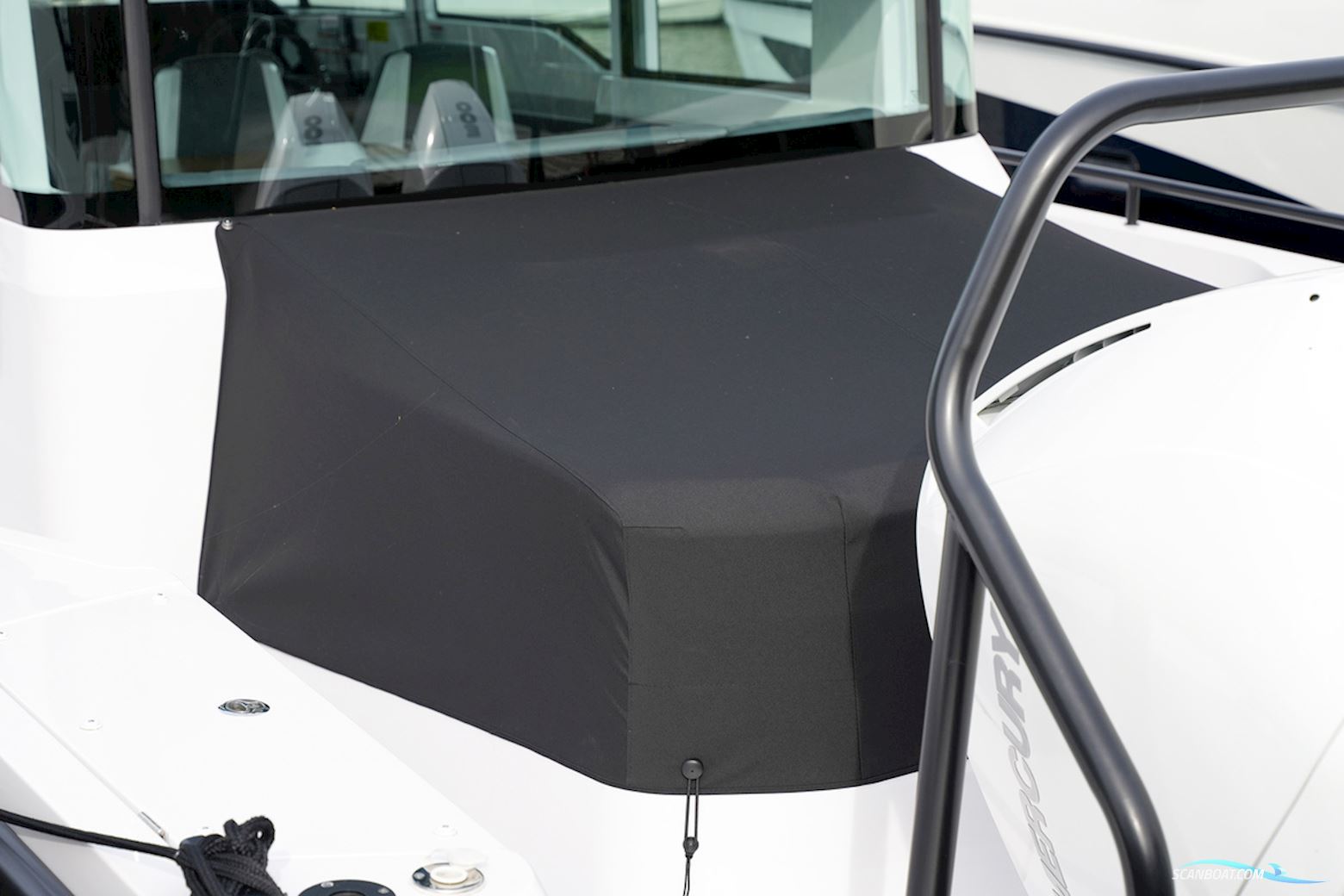 AXOPAR 37 XC Cross Cabin