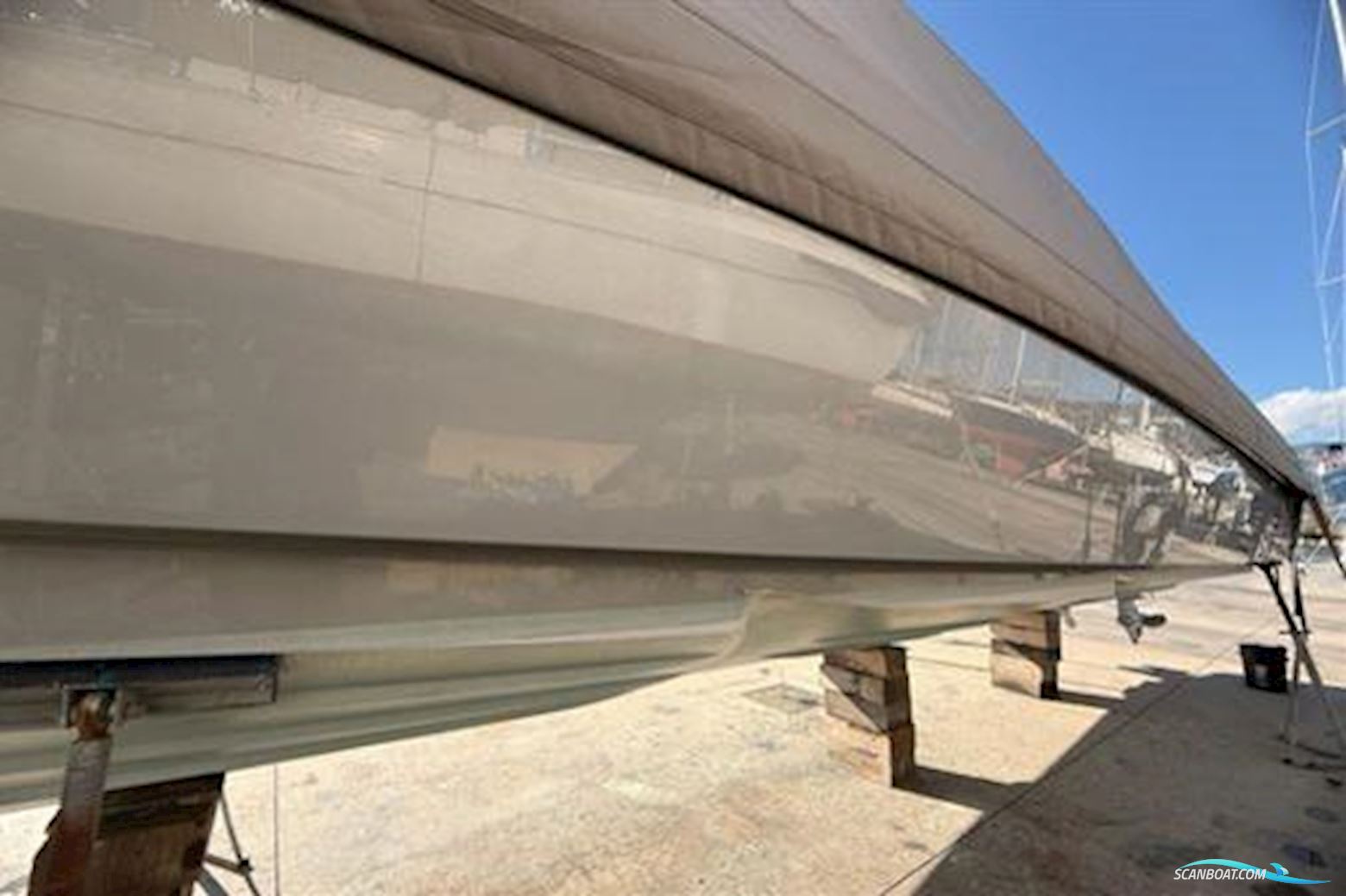 Axopar 37 XC Cross Cabin