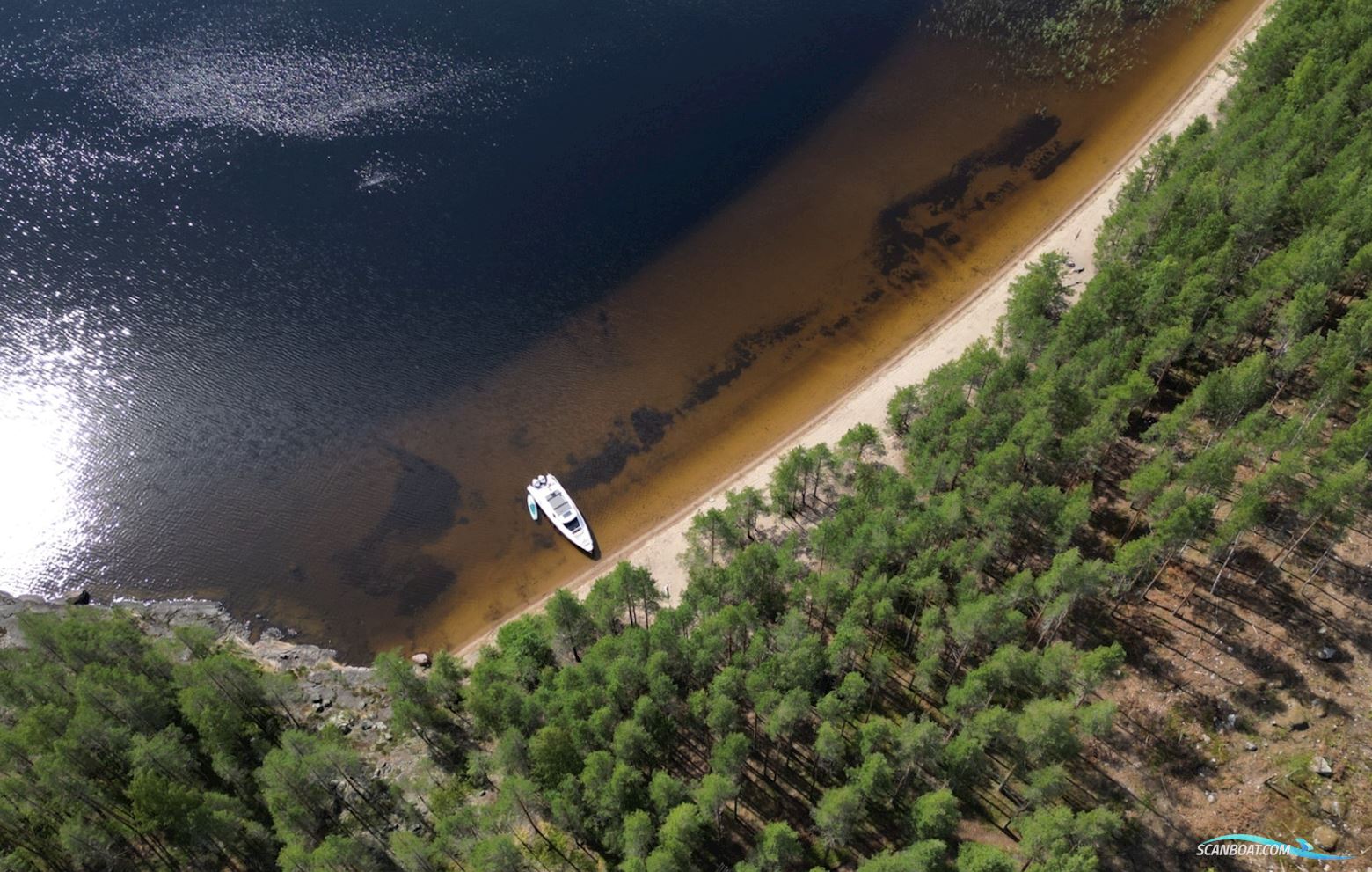 Axopar 37 XC Cross Cabin