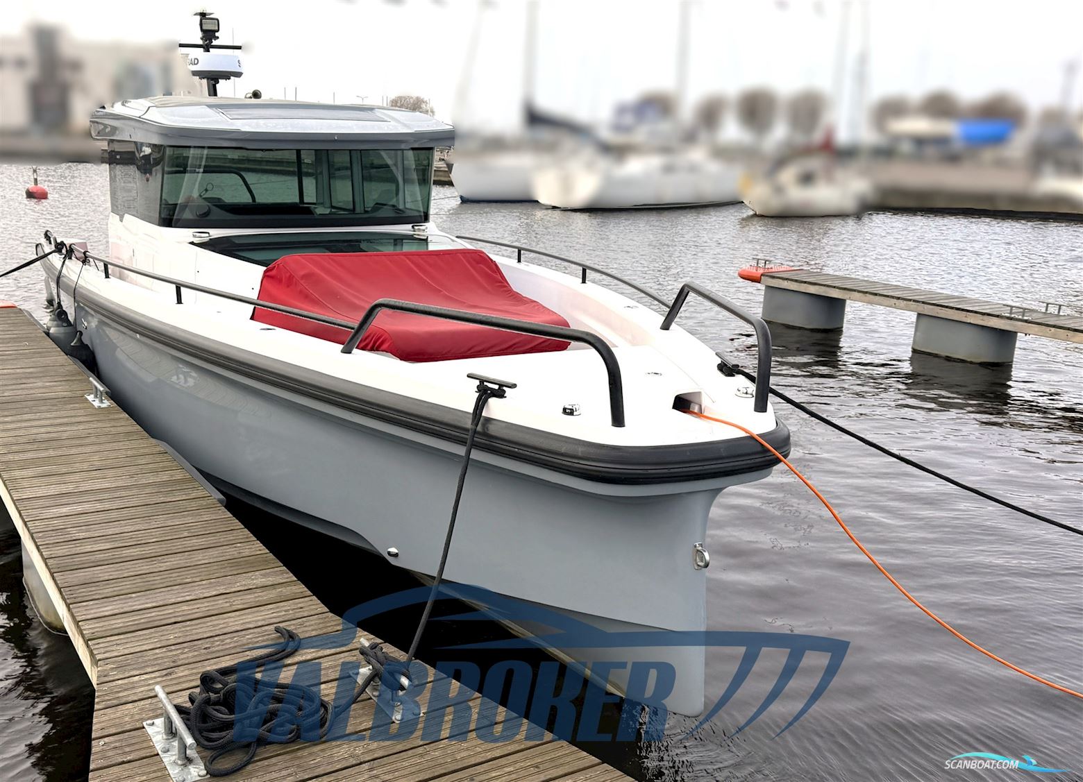 AXOPAR 37 XC Cross Cabin