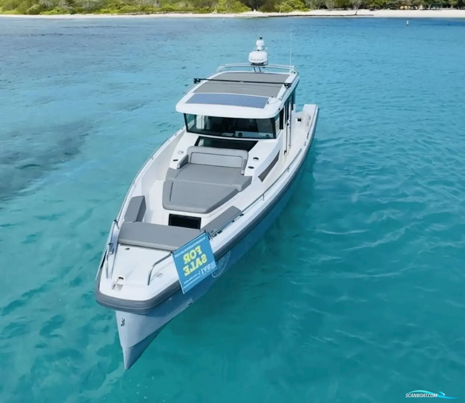 Axopar 37 XC Cross Cabin