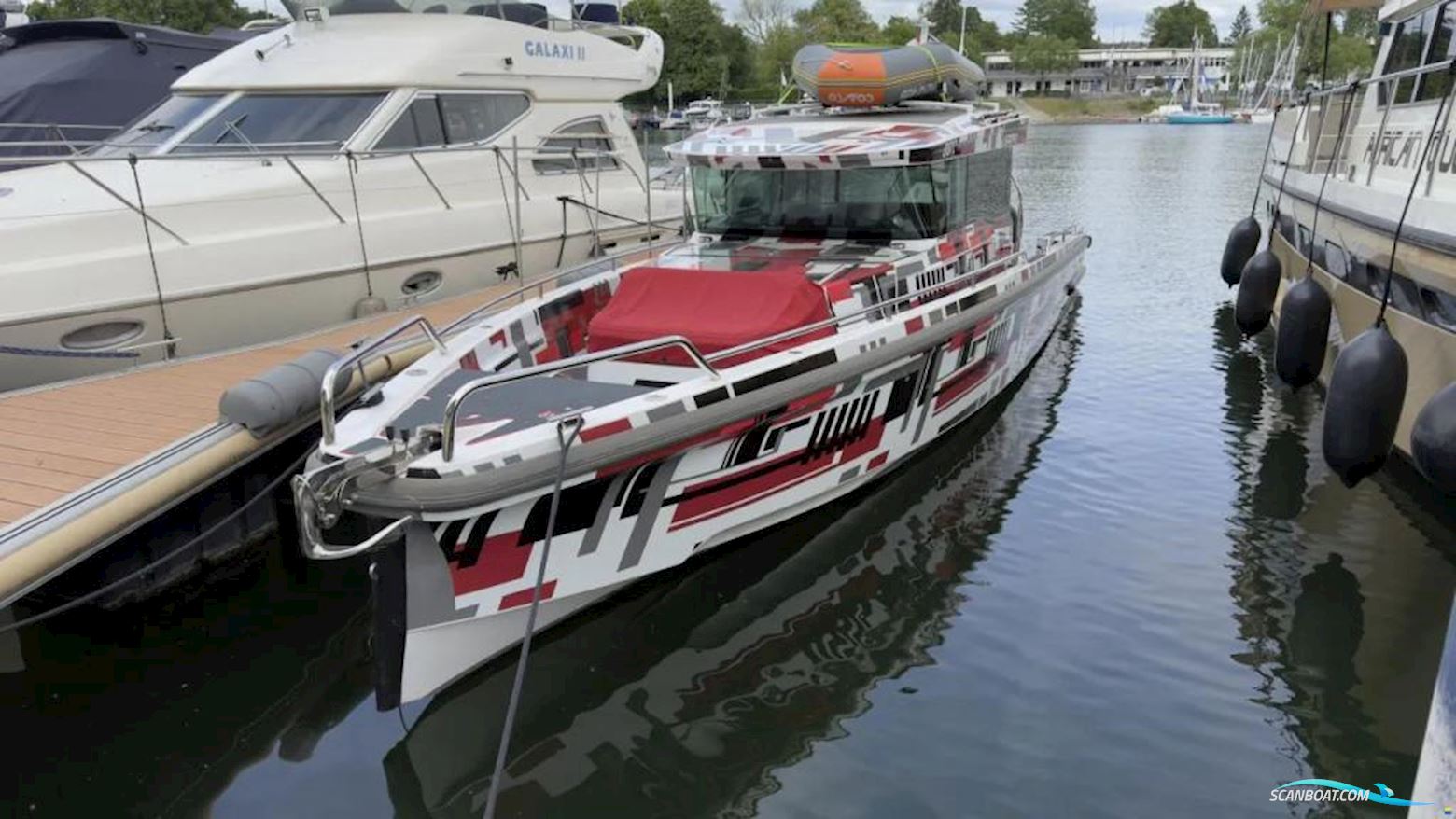 AXOPAR 37 XC Cross Cabin