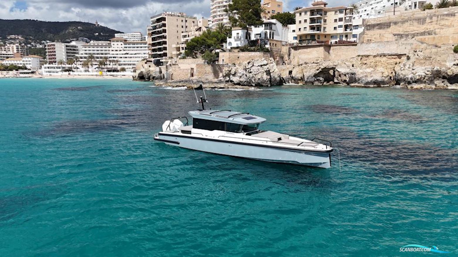 AXOPAR 37 XC Cross Cabin Motorbåd 2023, med Mercury motor, Spanien