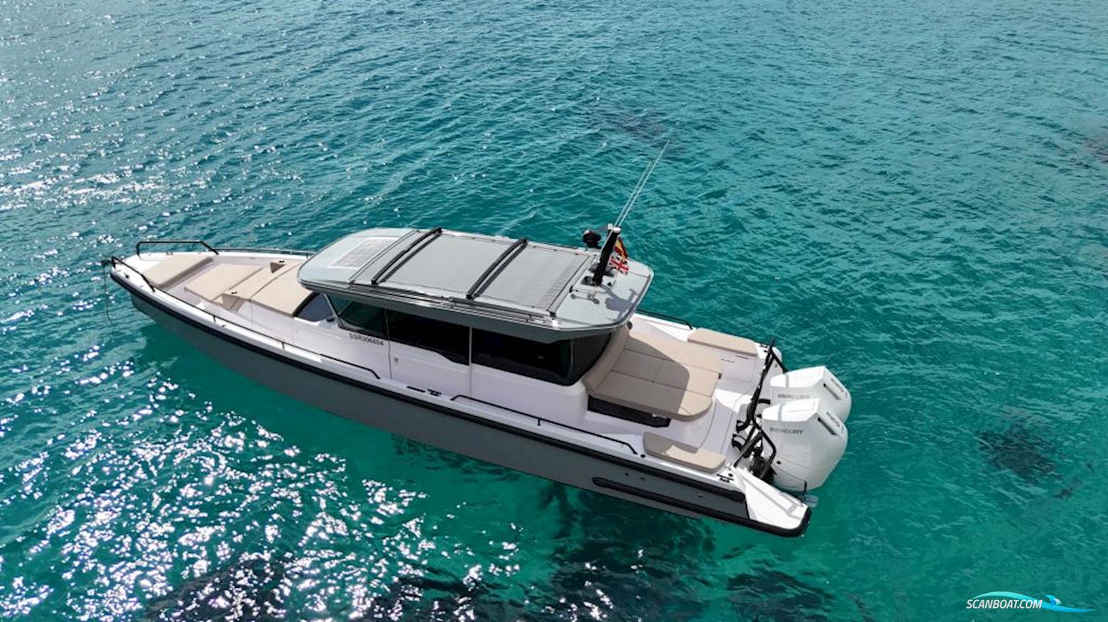 AXOPAR 37 XC Cross Cabin