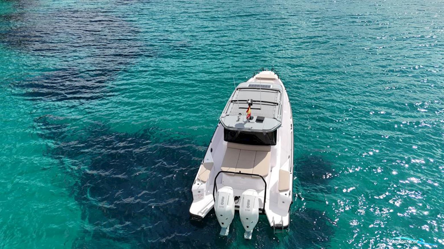 AXOPAR 37 XC Cross Cabin