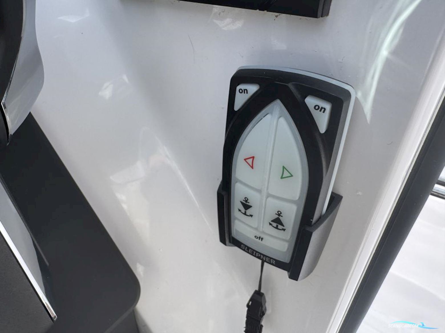 AXOPAR 37 XC Cross Cabin