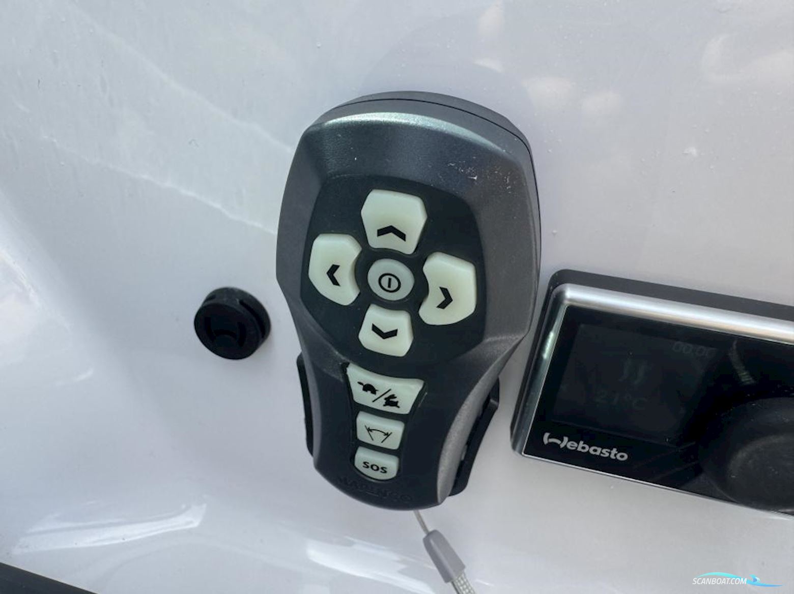 AXOPAR 37 XC Cross Cabin