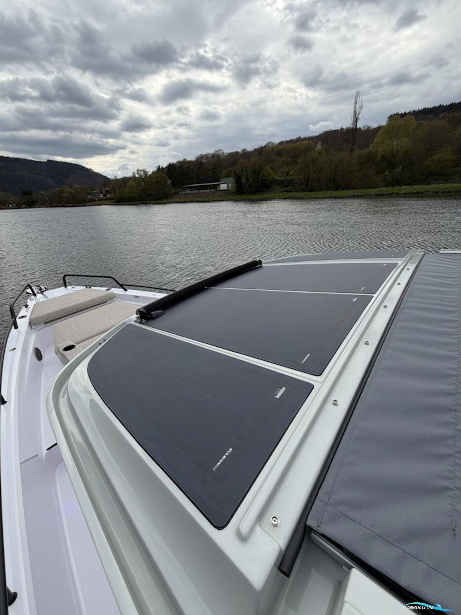 AXOPAR 37 XC Cross Cabin