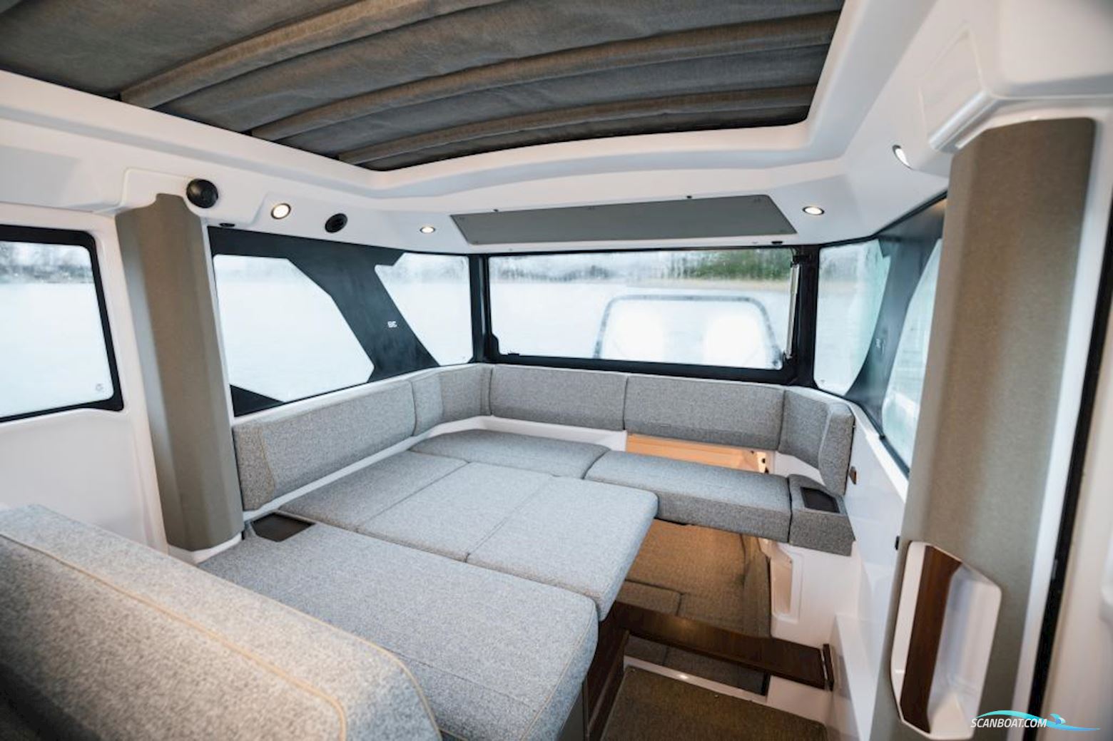 Axopar 38 Cross Cabin