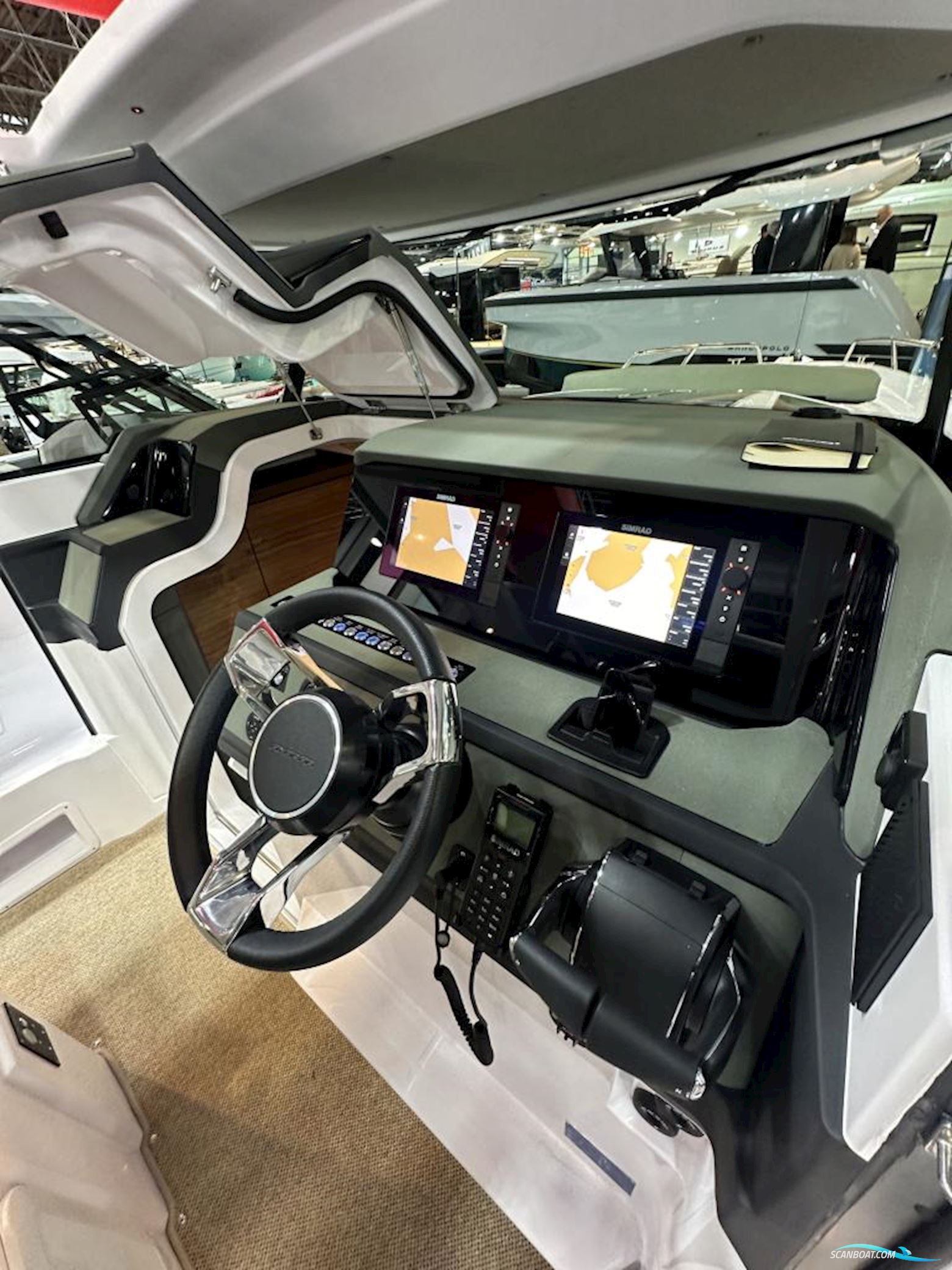 Axopar 38 Cross Cabin