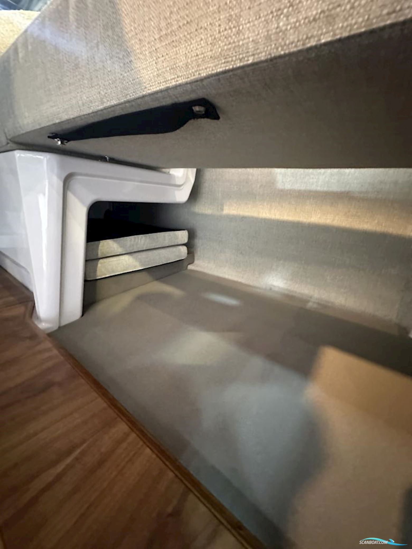 Axopar 38 Cross Cabin