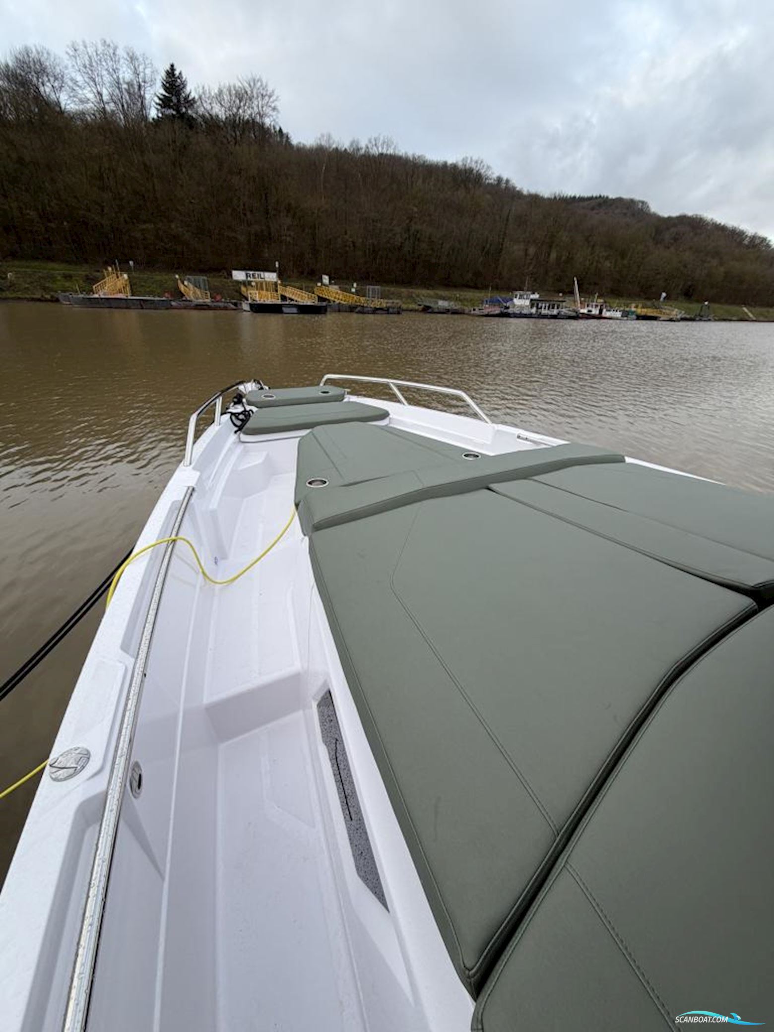 Axopar 38 Cross Cabin