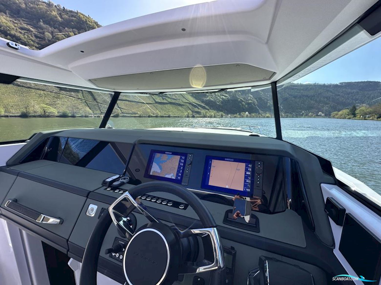 Axopar 38 Cross Cabin