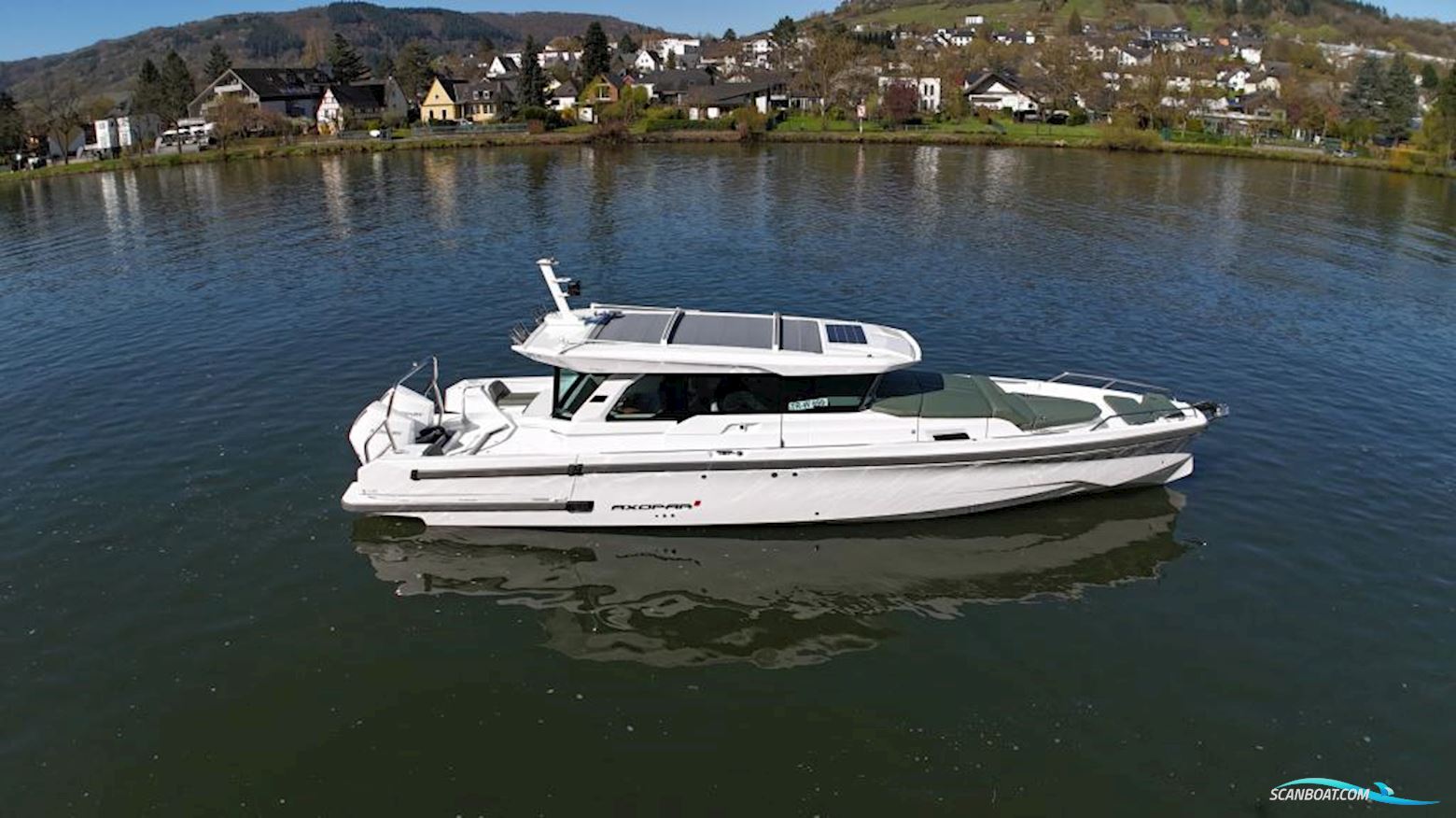 Axopar 38 Cross Cabin
