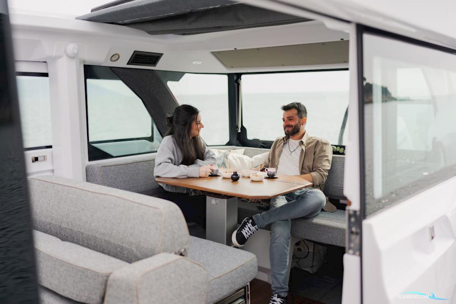 Axopar 38 Cross Cabin