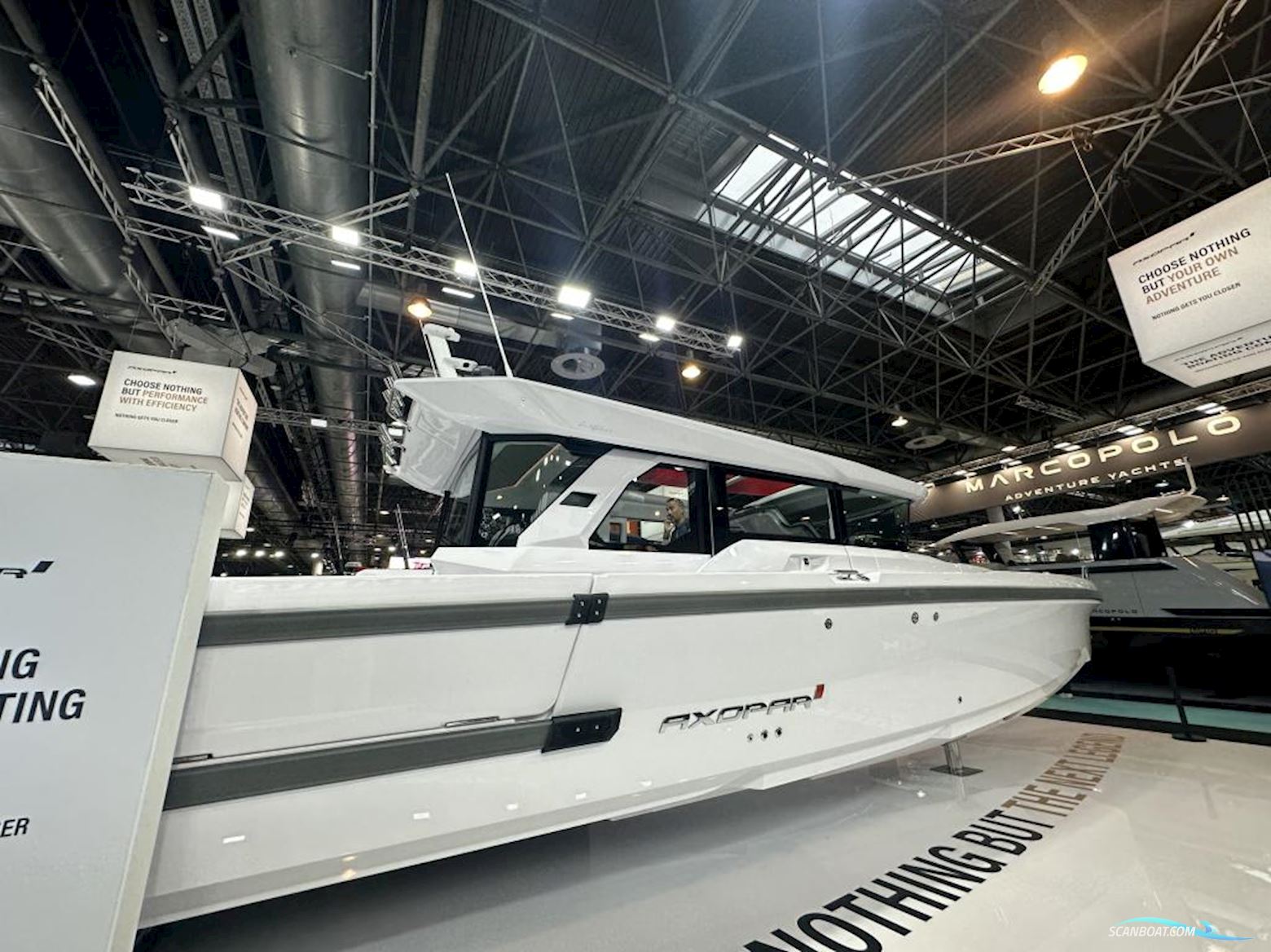 Axopar 38 XC Cross Cabin