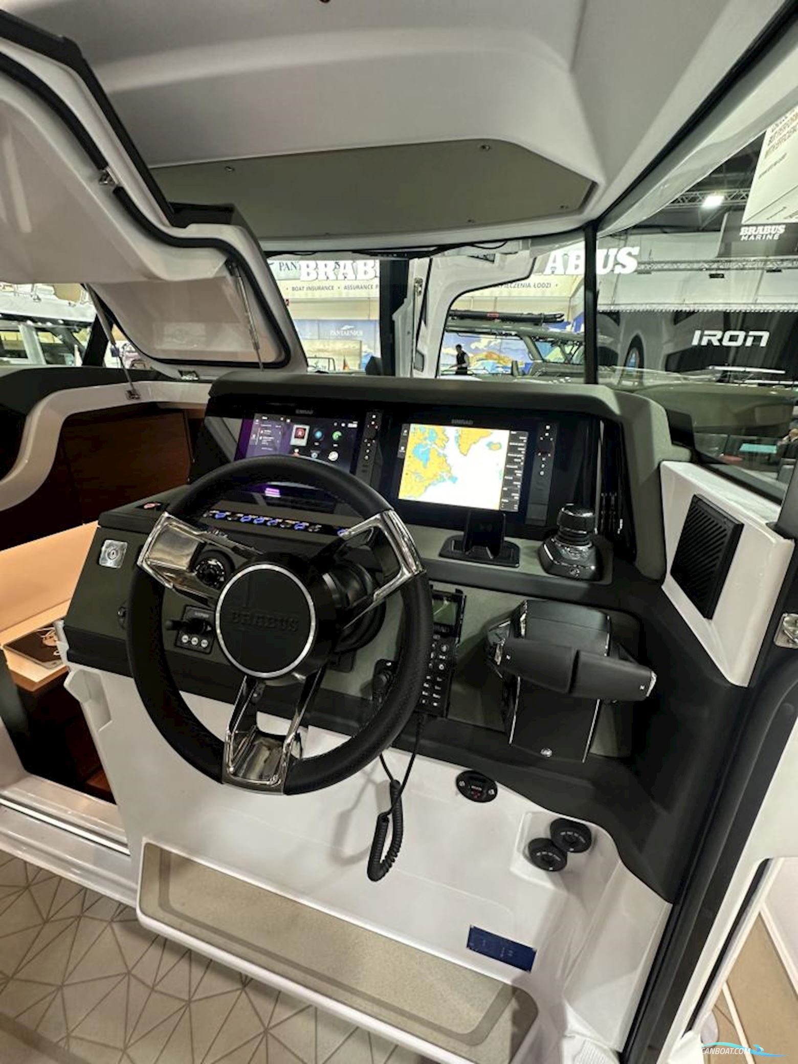 Axopar 38 XC Cross Cabin
