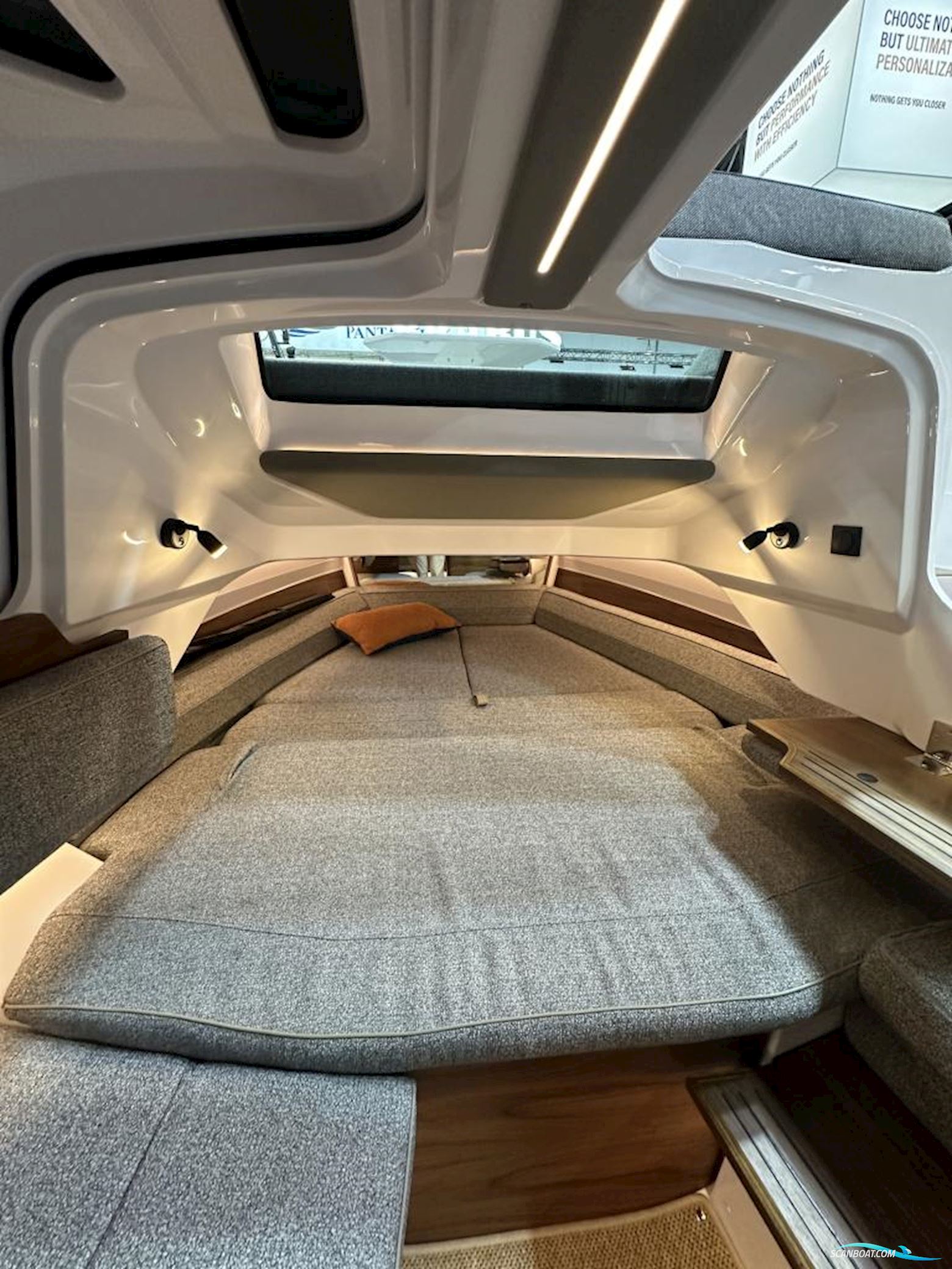 Axopar 38 XC Cross Cabin