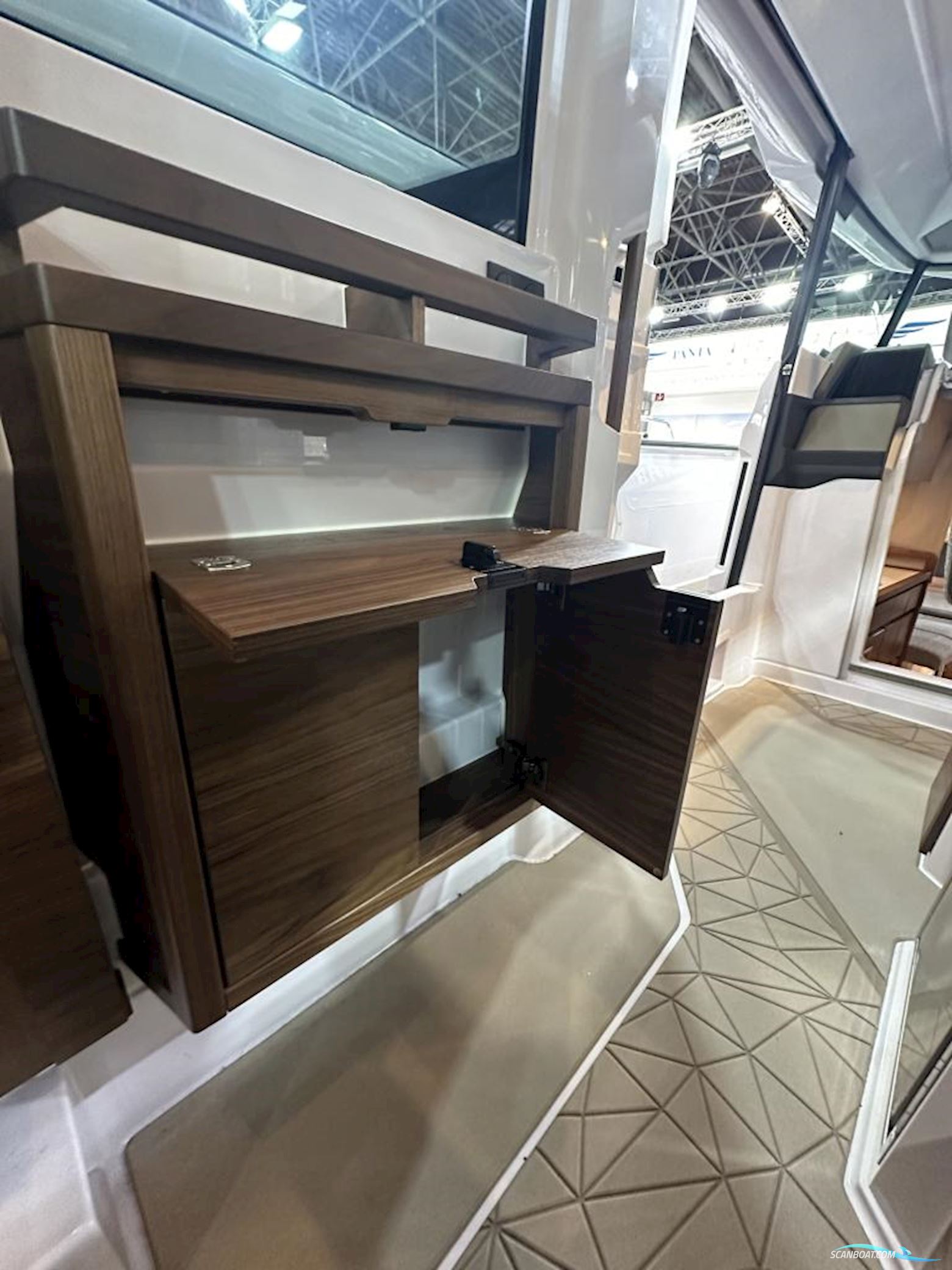 Axopar 38 XC Cross Cabin