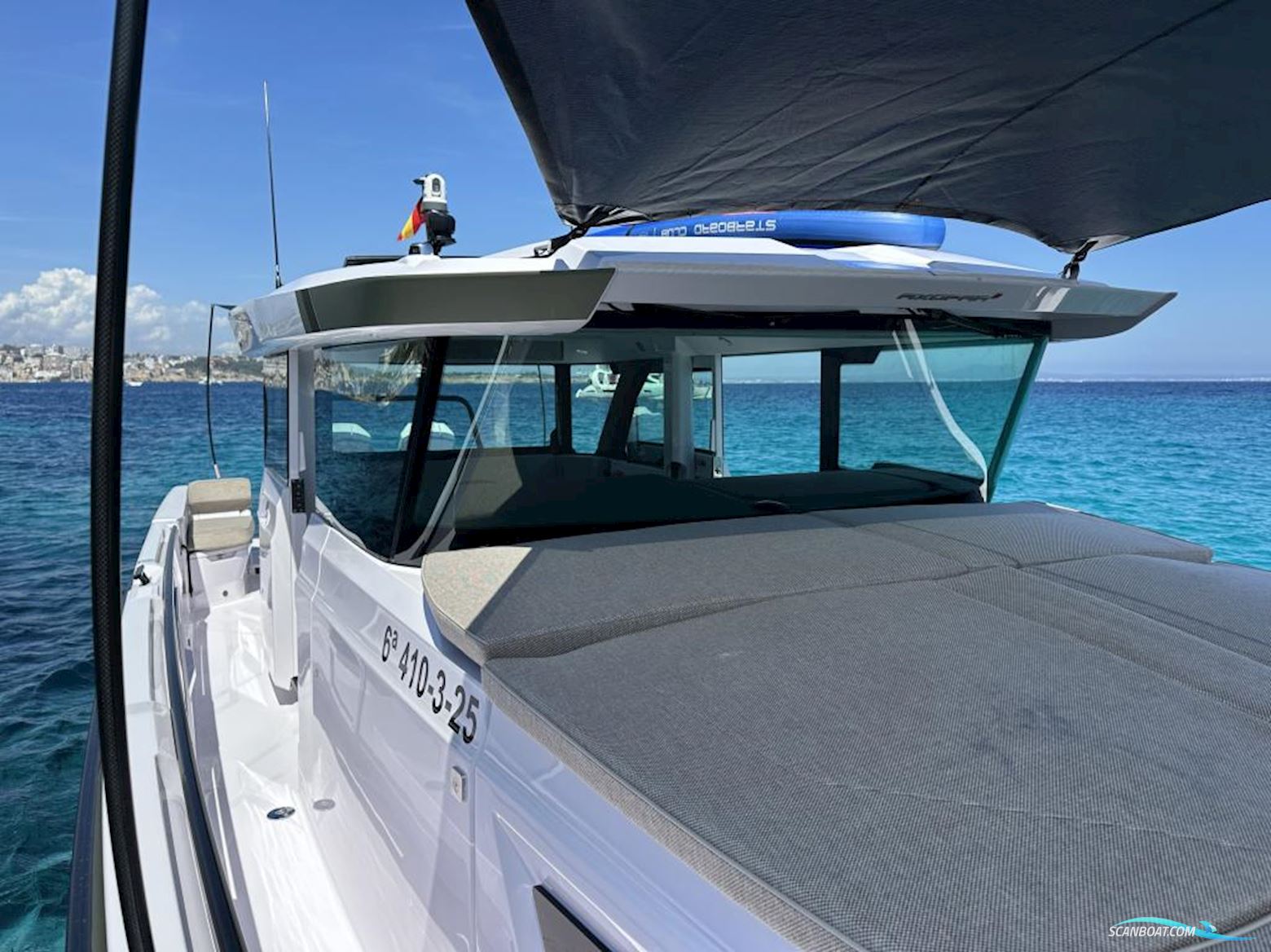 AXOPAR 38 XC Cross Cabin