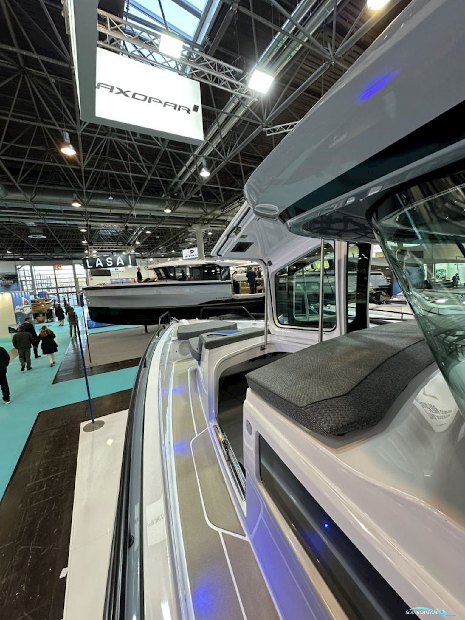 Axopar 45 Cross Cabin - Reserviert