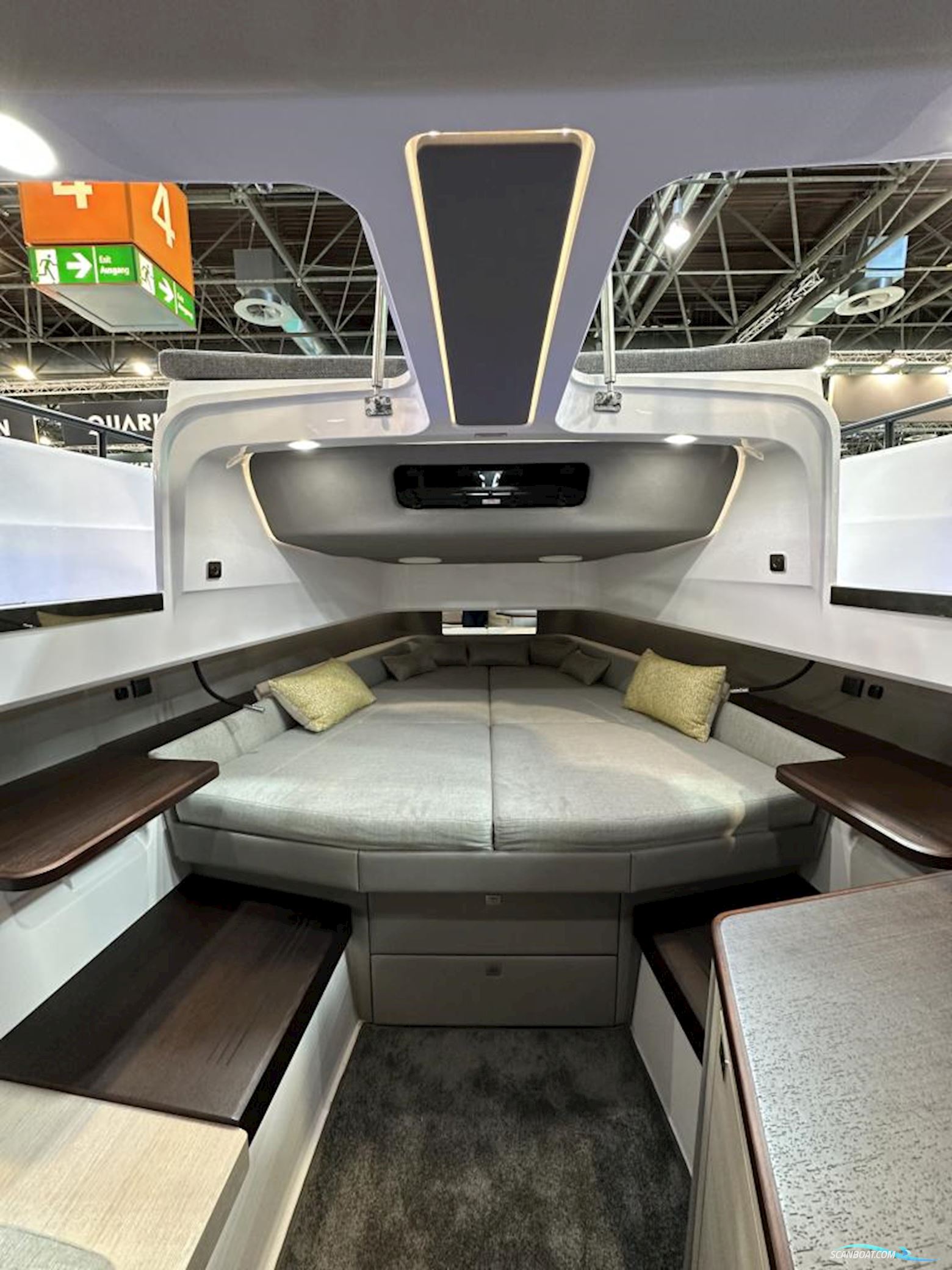 Axopar 45 Cross Cabin - Reserviert