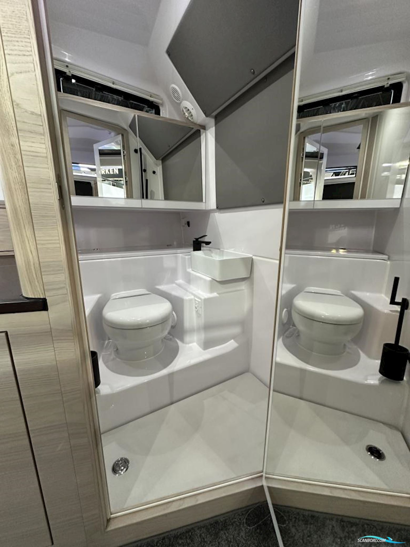 Axopar 45 Cross Cabin - Reserviert