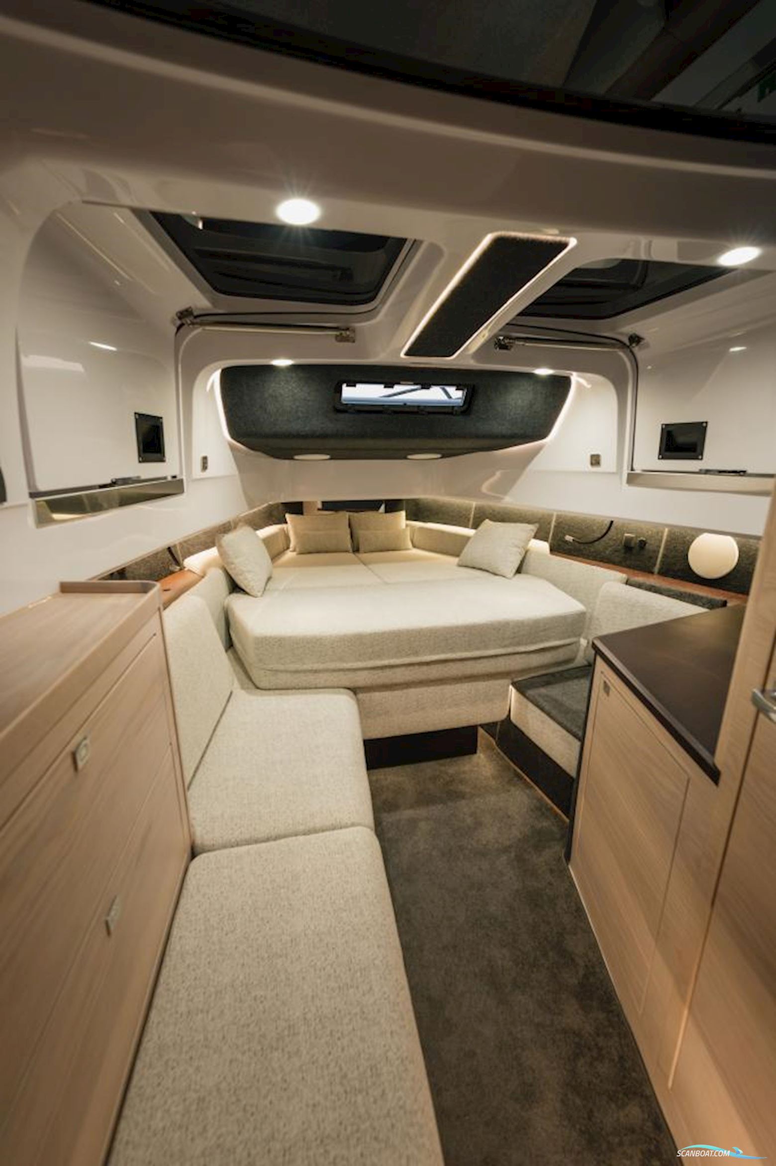 Axopar 45 Cross Cabin - Reserviert