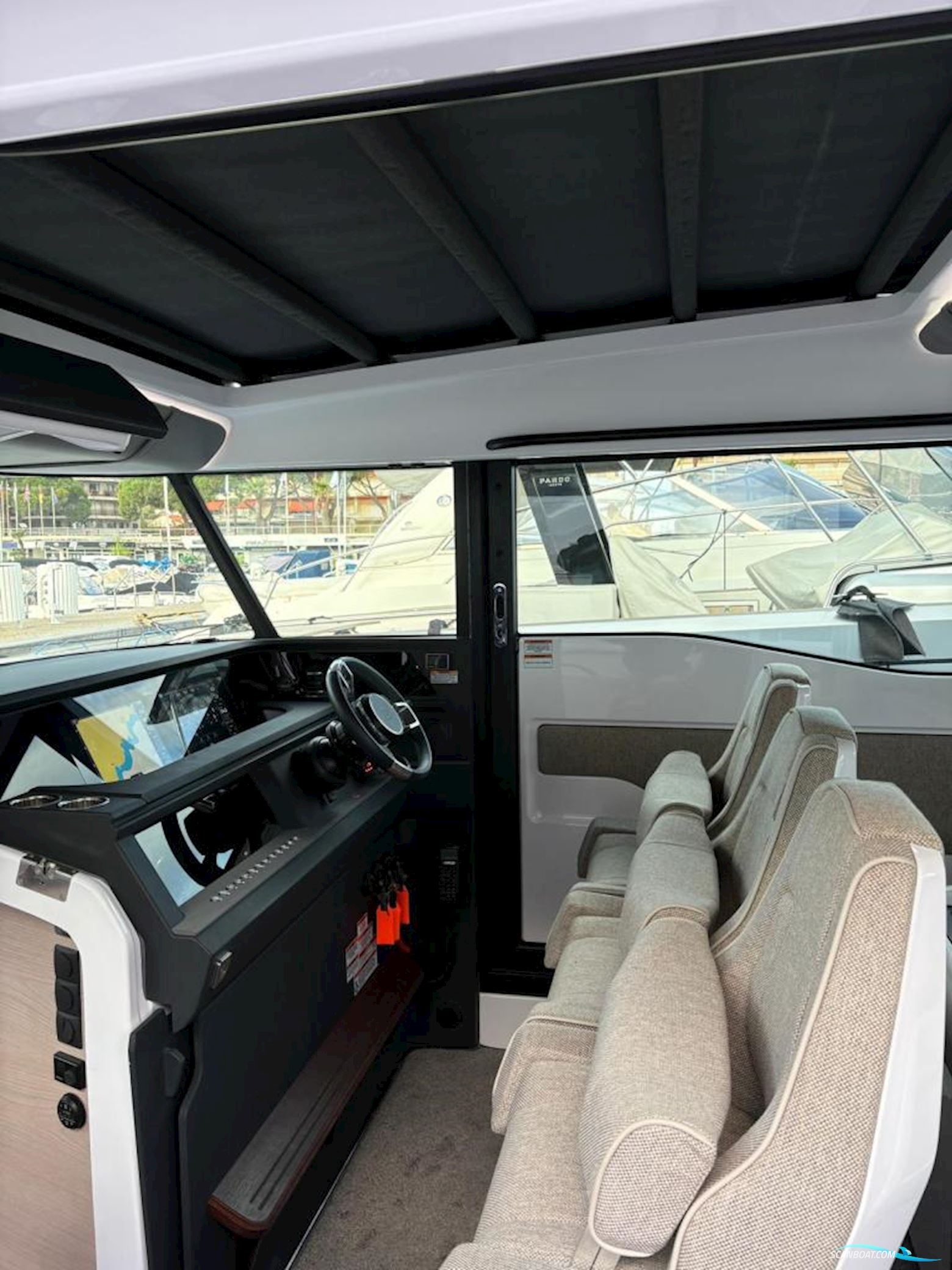 AXOPAR 45 Cross Cabin