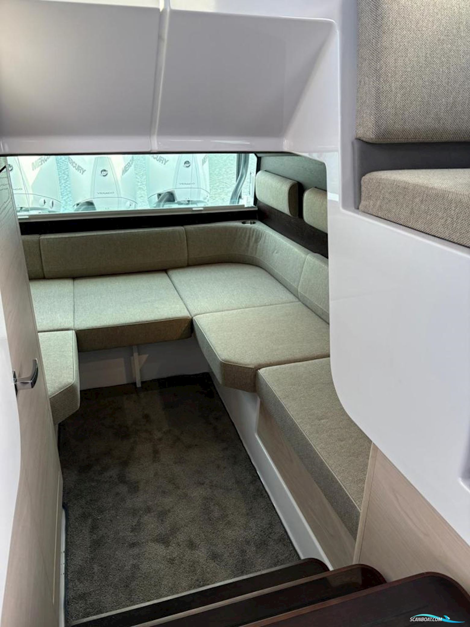 AXOPAR 45 Cross Cabin